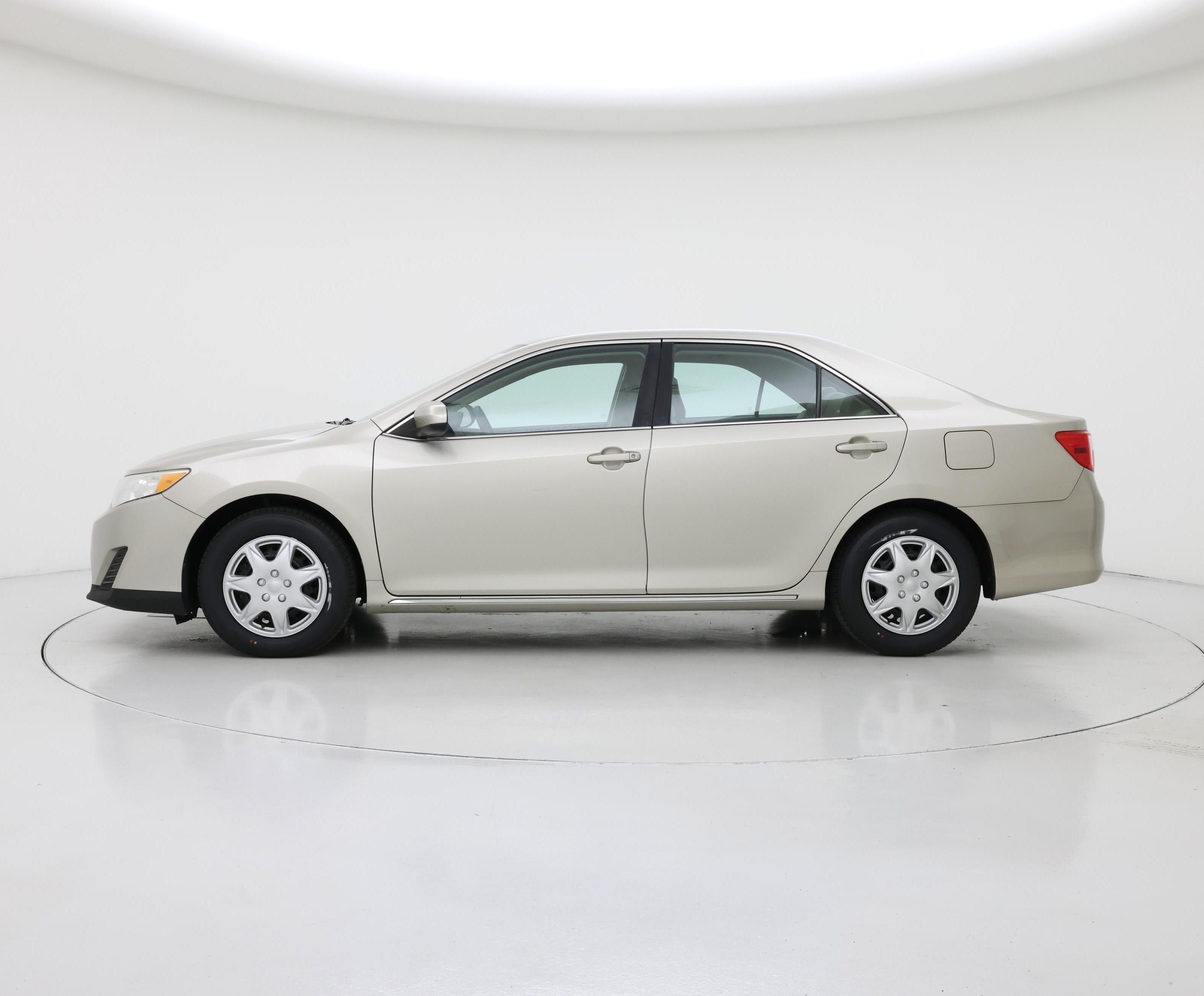 Thumbnail: 2014 Toyota Camry - 3