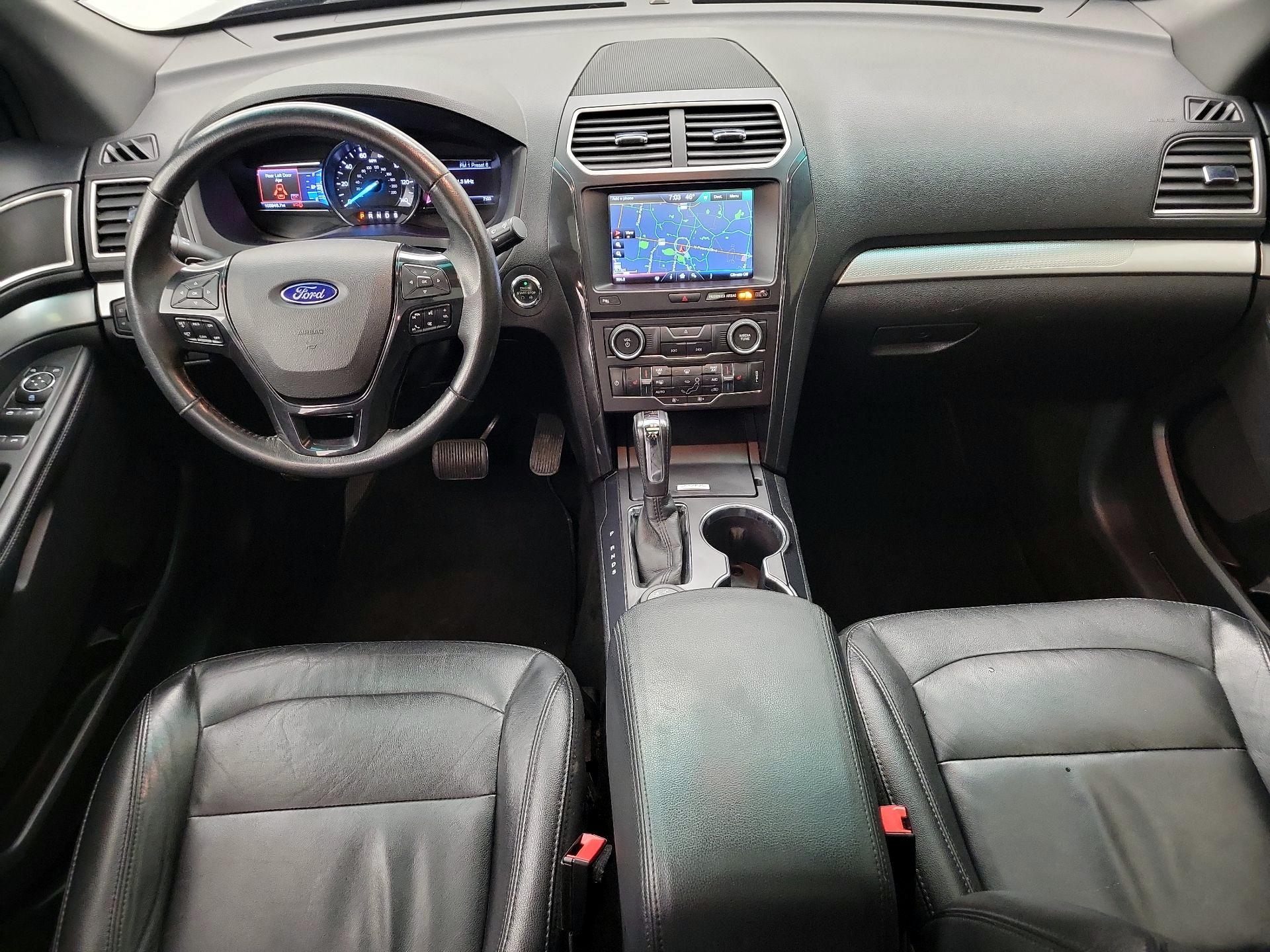 Thumbnail: 2016 Ford Explorer - 9