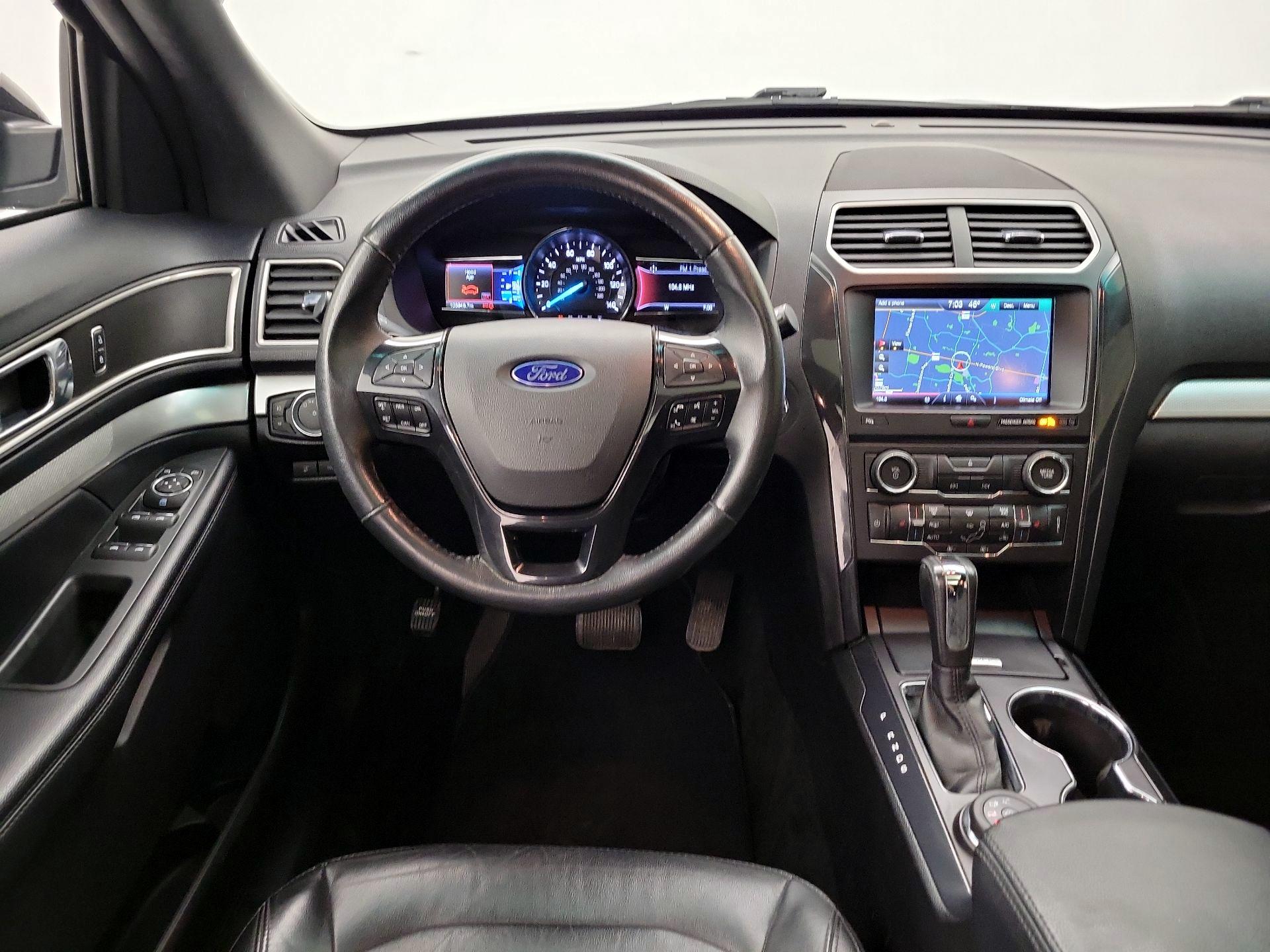 Thumbnail: 2016 Ford Explorer - 10