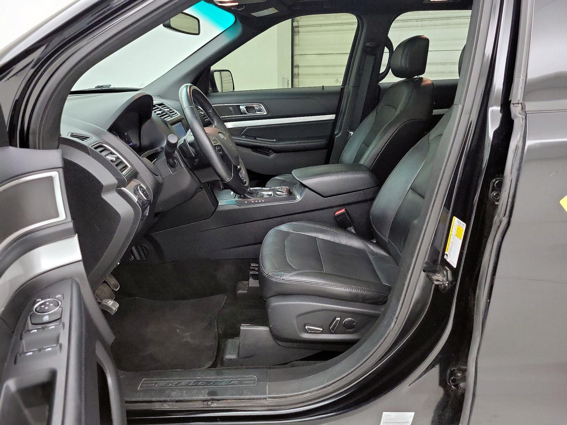 Thumbnail: 2016 Ford Explorer - 11