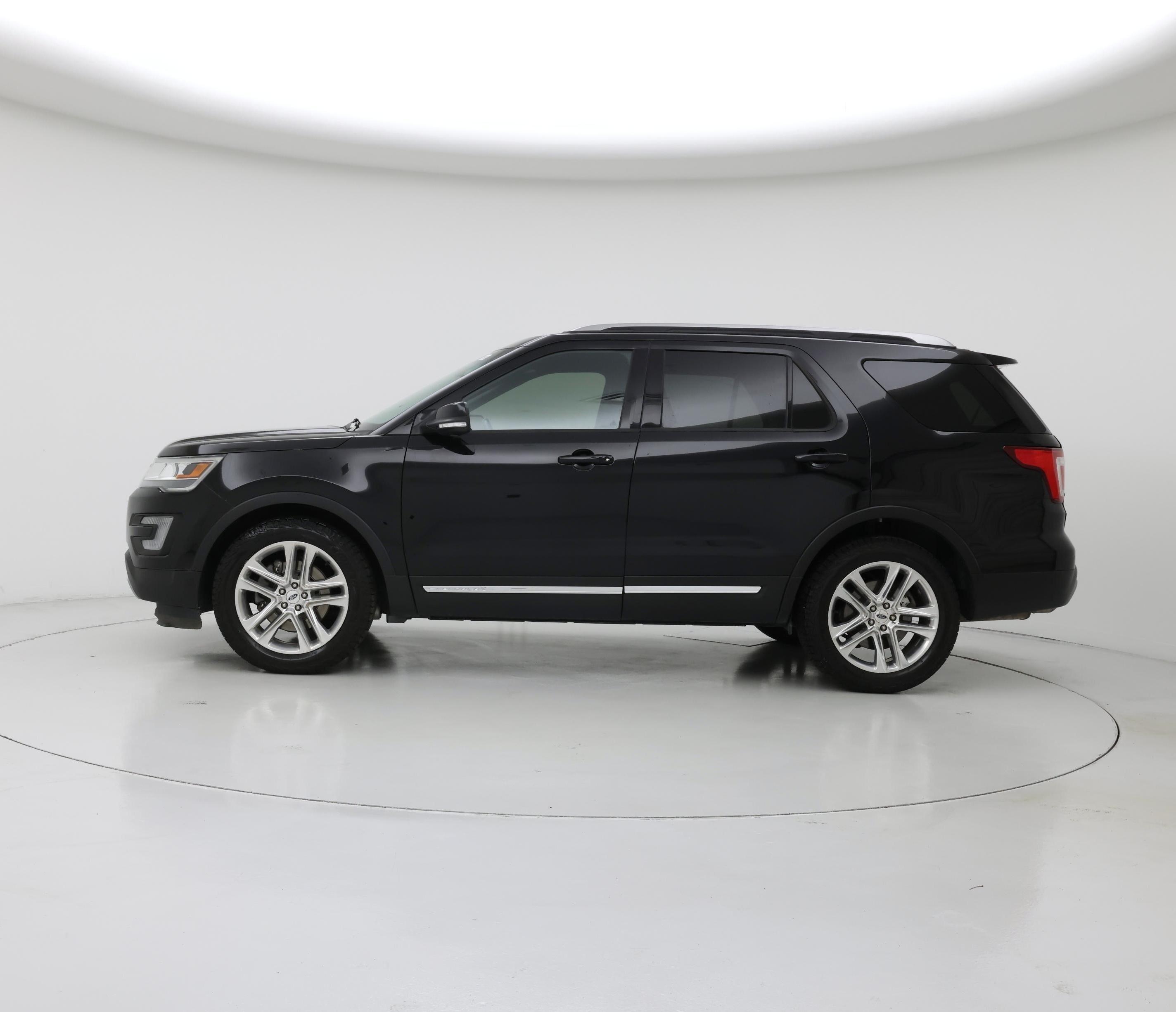 Thumbnail: 2016 Ford Explorer - 3