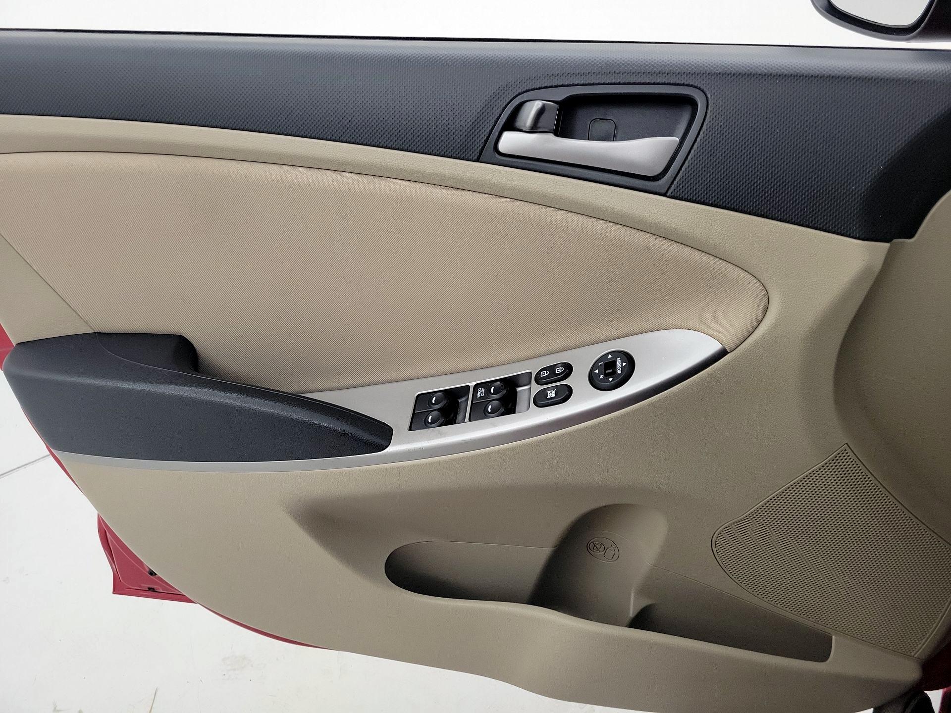 Thumbnail: 2016 Hyundai Accent - 12