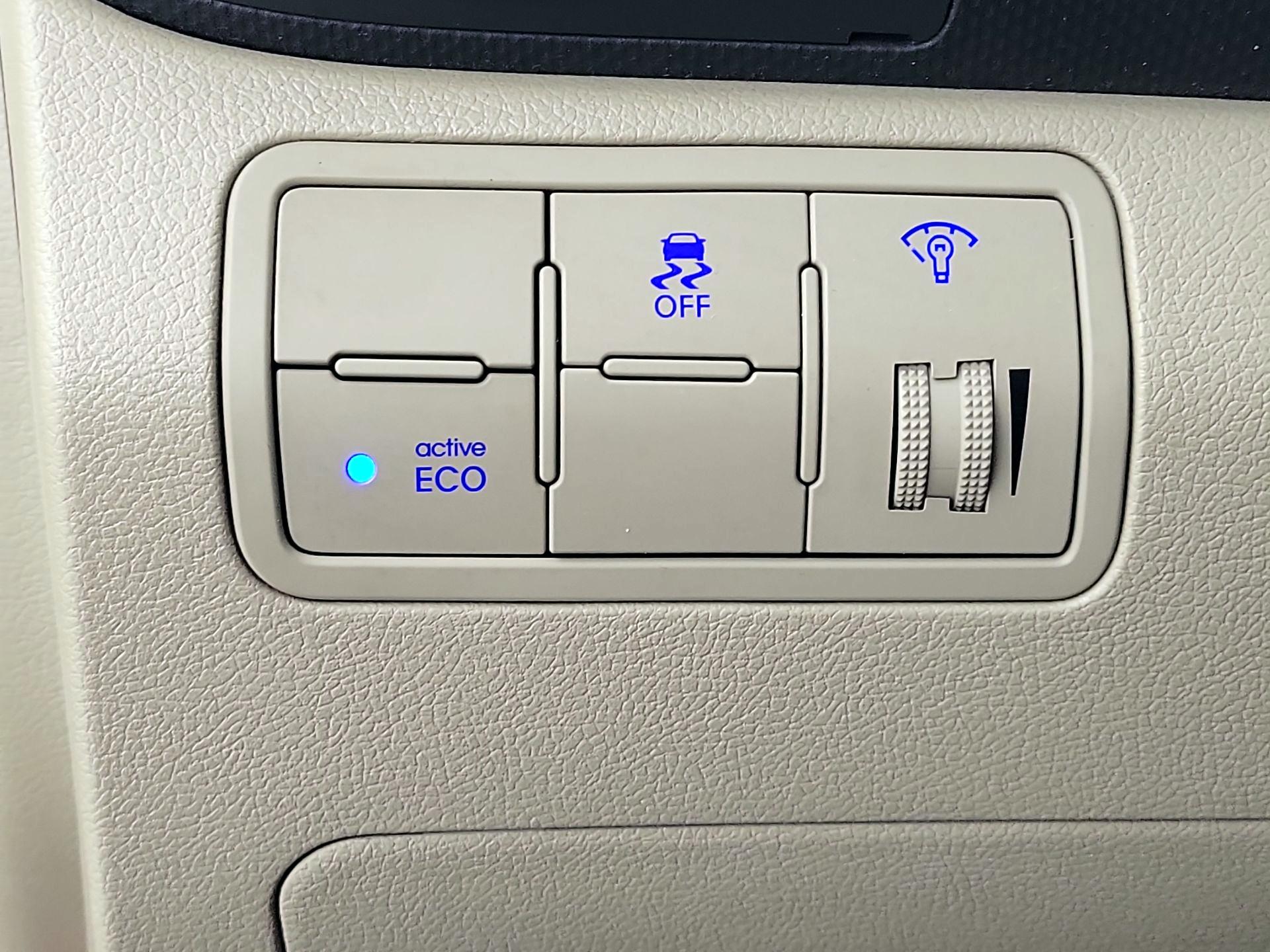 Thumbnail: 2016 Hyundai Accent - 13