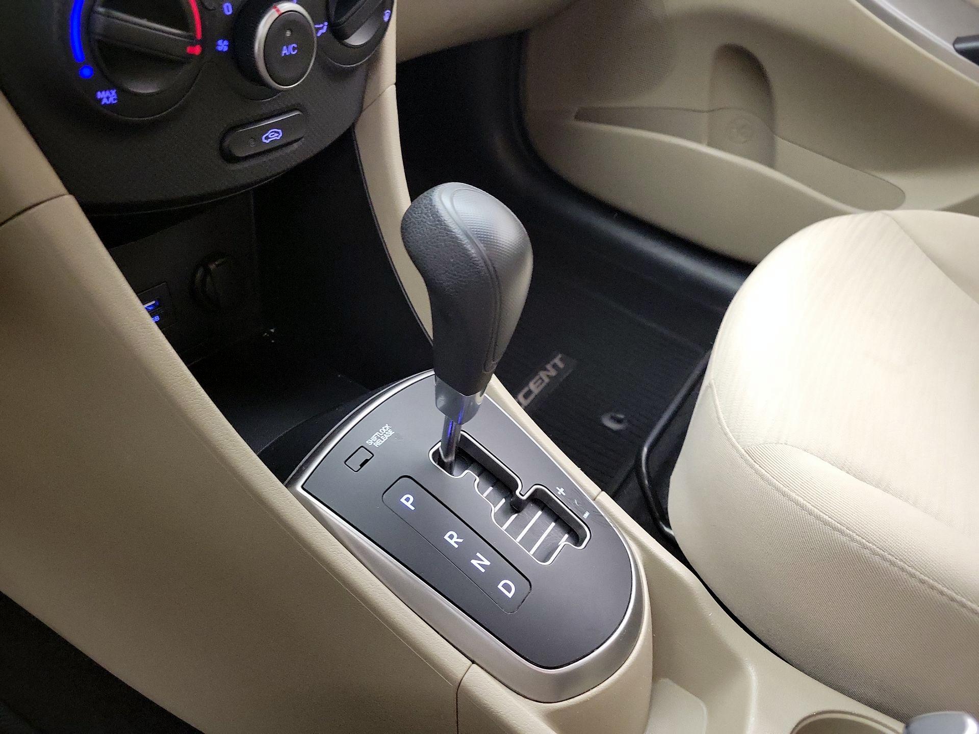 Thumbnail: 2016 Hyundai Accent - 16