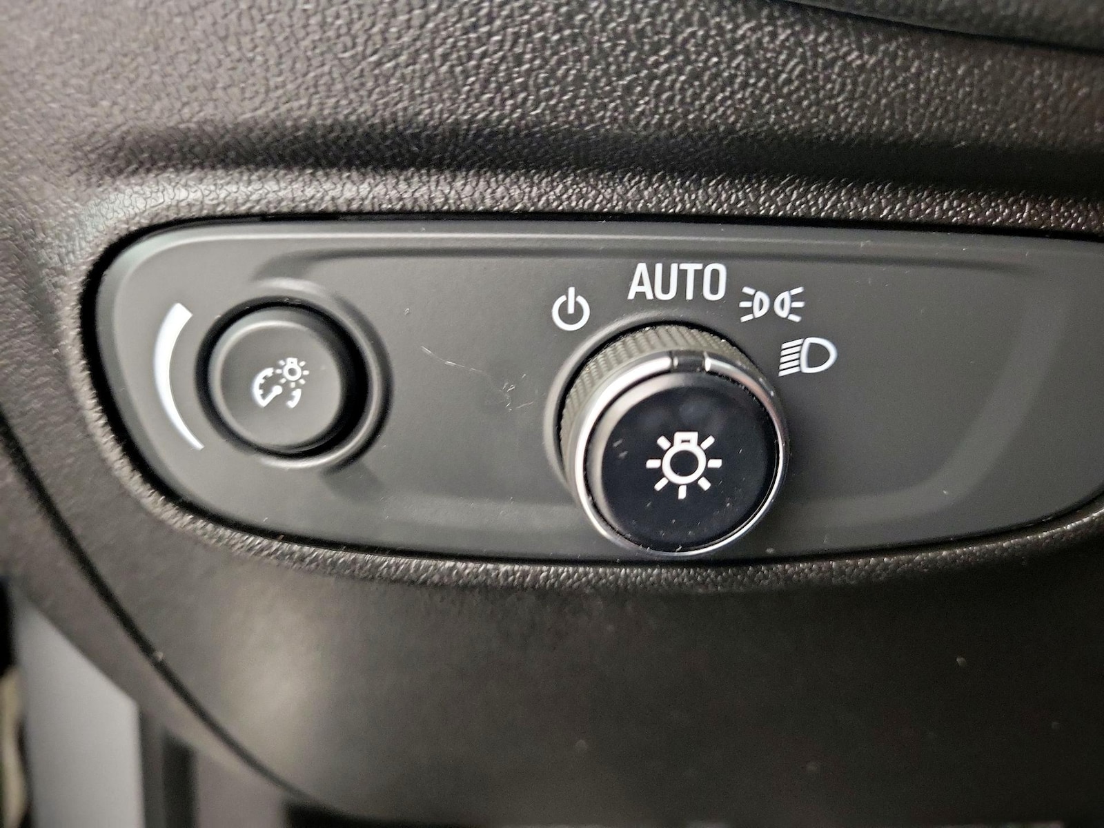 2021 Chevrolet Equinox LT - Photo 14