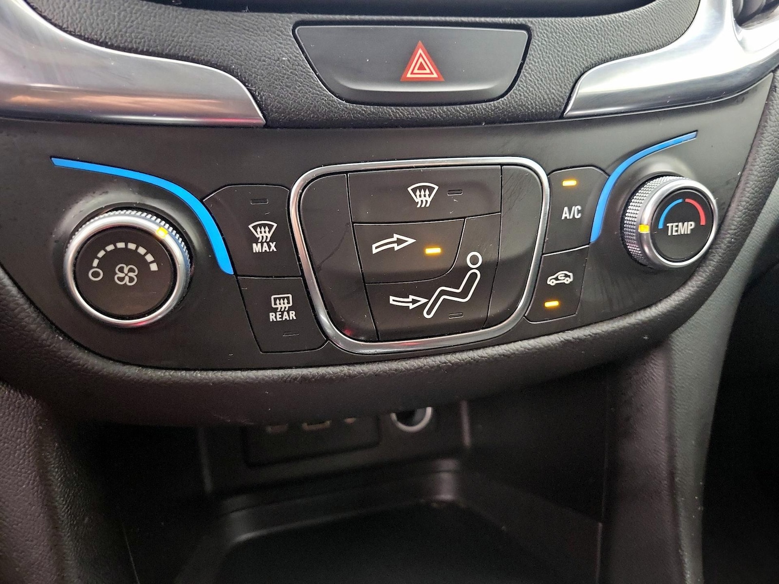 2021 Chevrolet Equinox LT - Photo 17