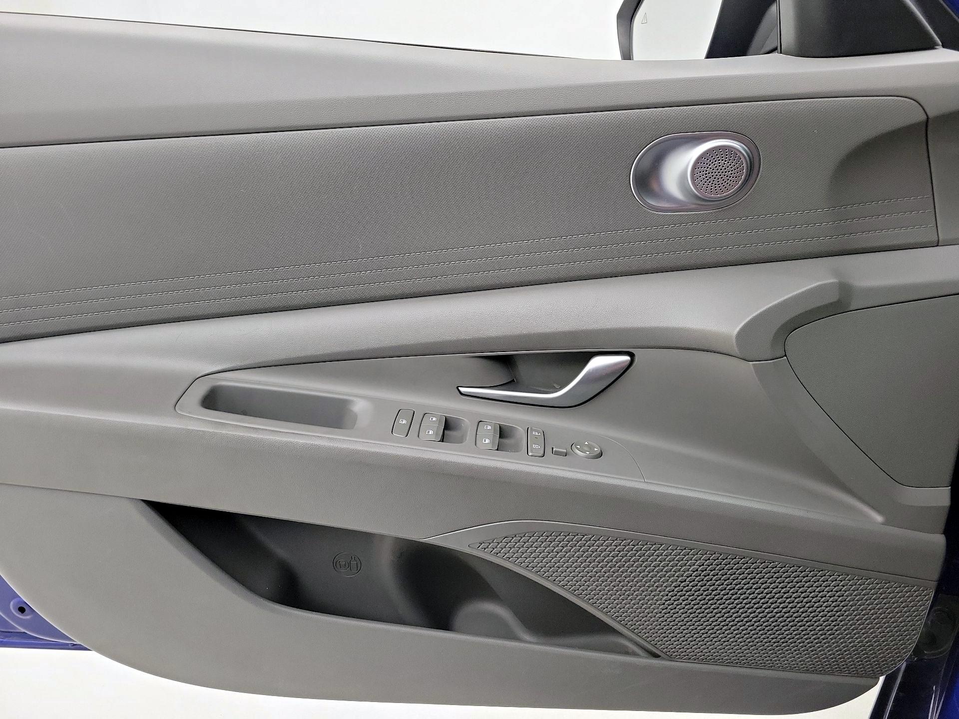 Thumbnail: 2024 Hyundai Elantra - 12