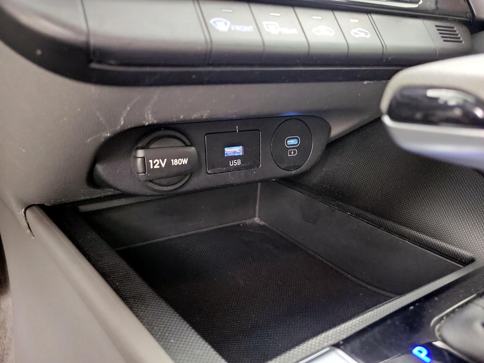 Thumbnail: 2024 Hyundai Elantra - 18