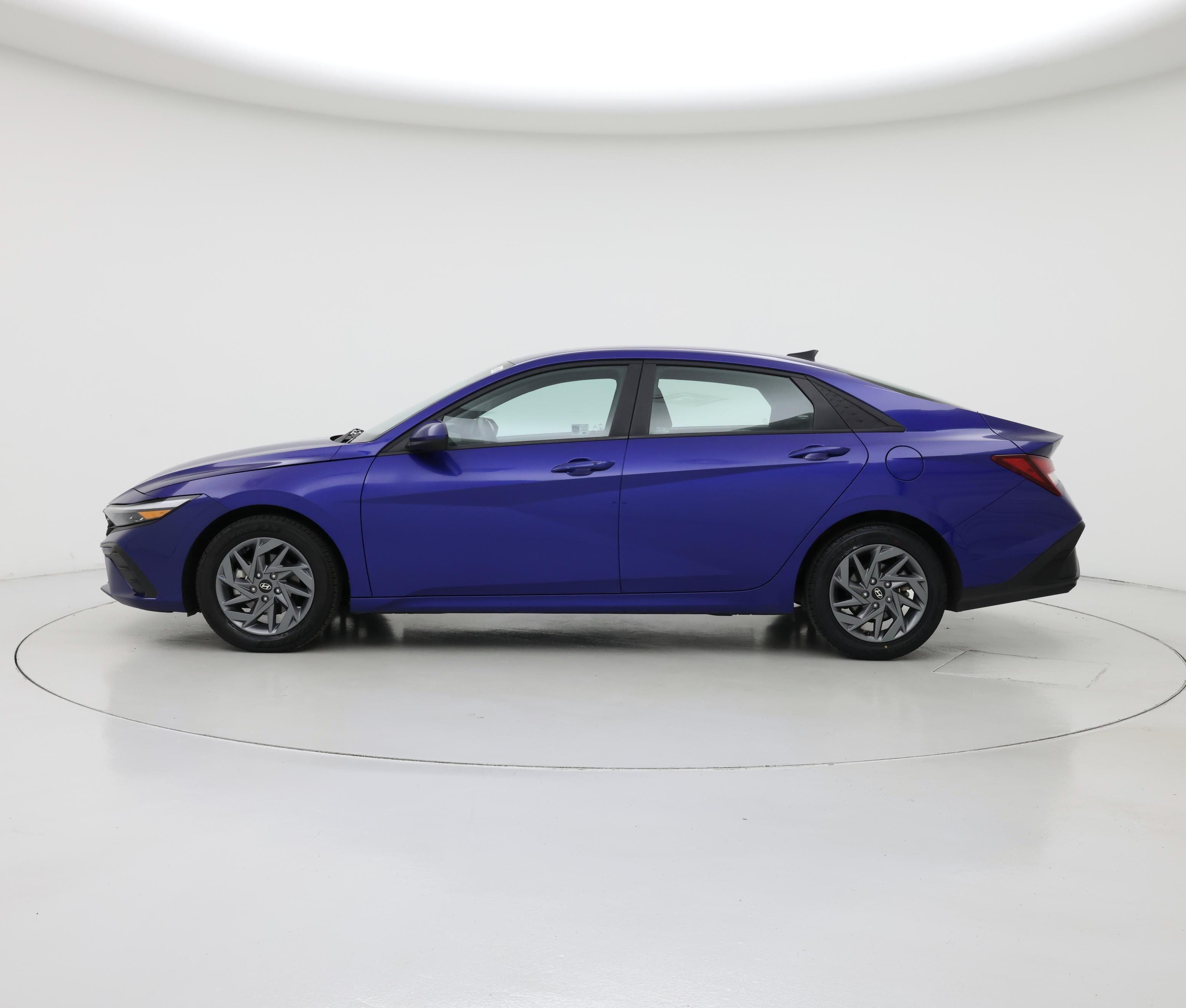 Thumbnail: 2024 Hyundai Elantra - 3