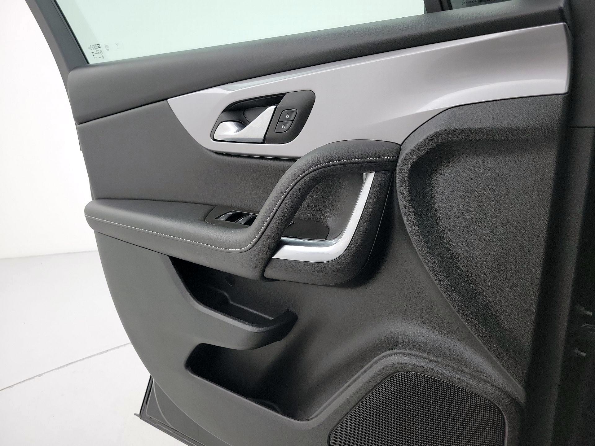 Thumbnail: 2025 Chevrolet Blazer - 12