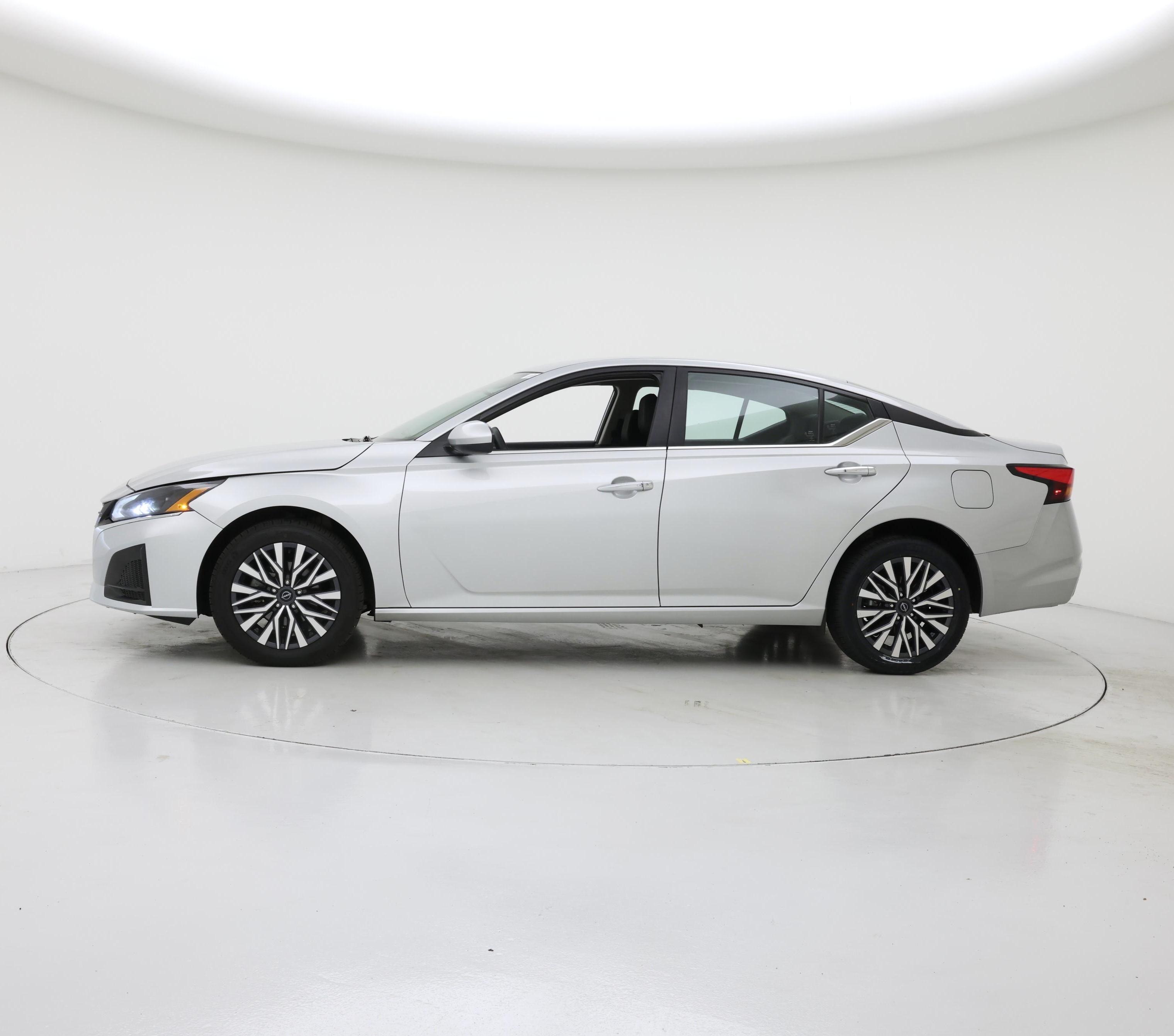 Thumbnail: 2023 Nissan Altima - 3