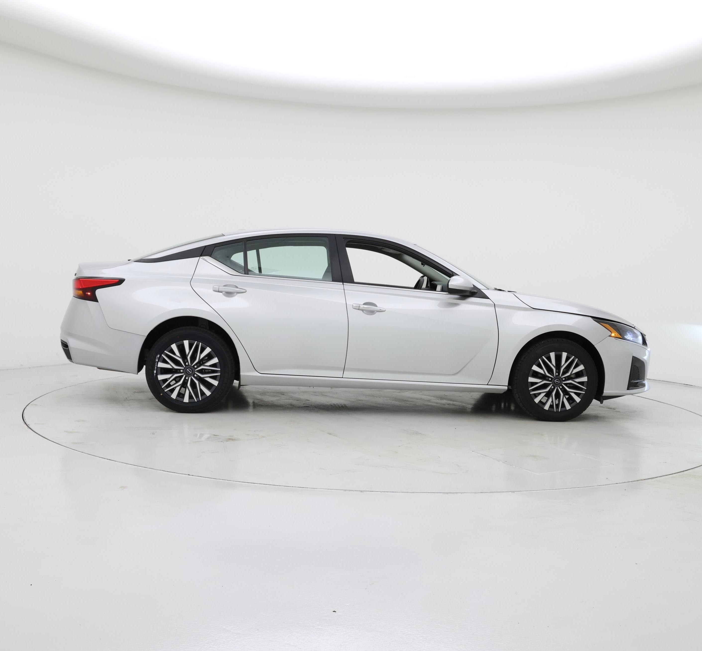 Thumbnail: 2023 Nissan Altima - 7