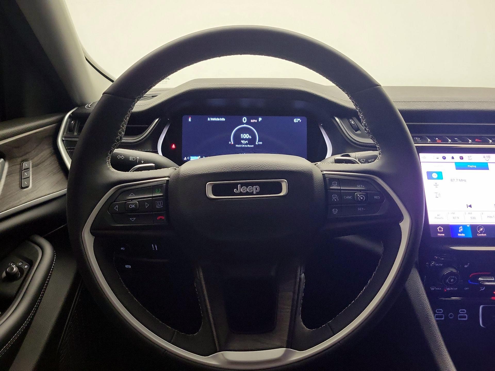 Thumbnail: 2023 Jeep Grand Cherokee - 10