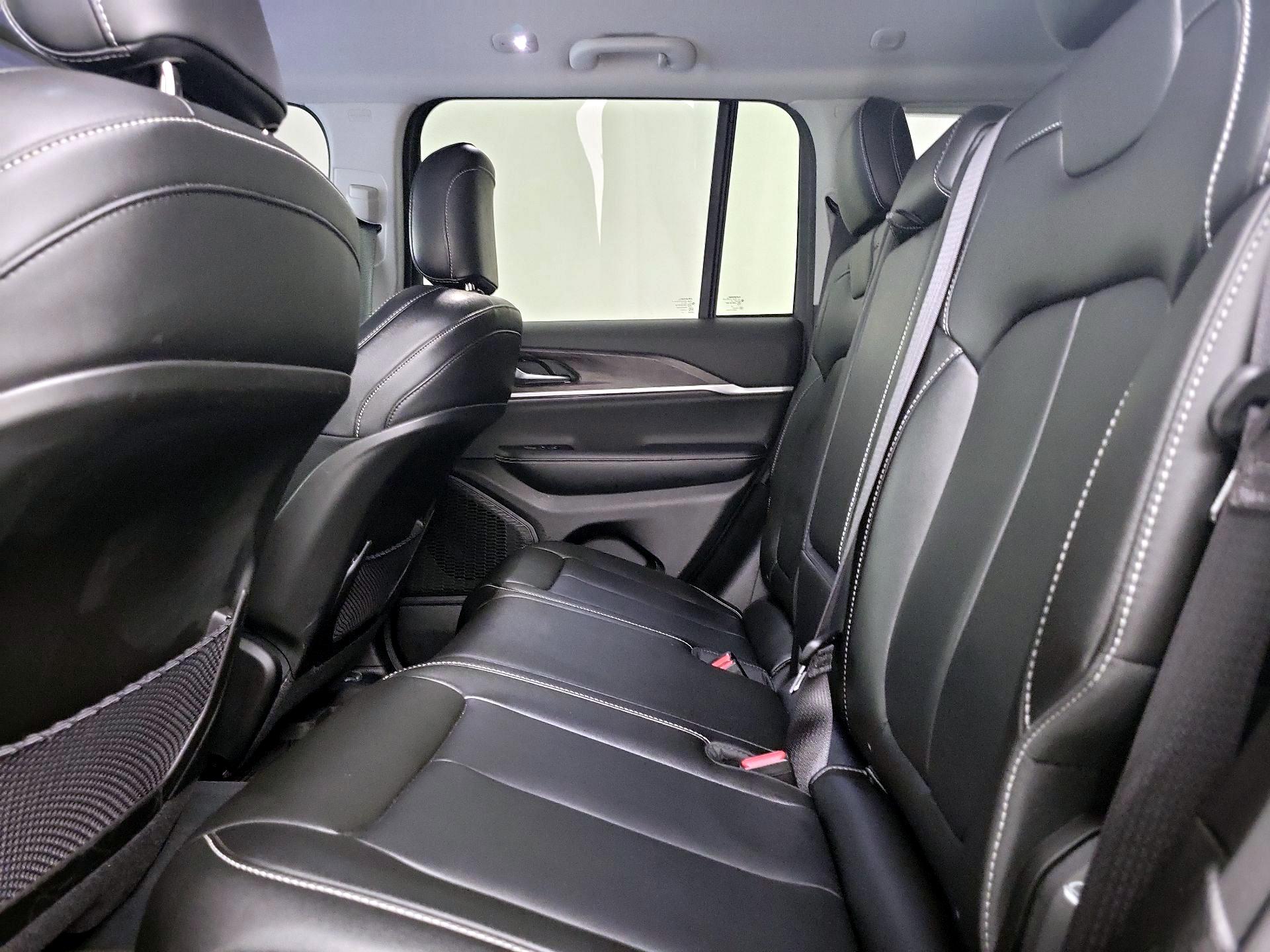 Thumbnail: 2023 Jeep Grand Cherokee - 19