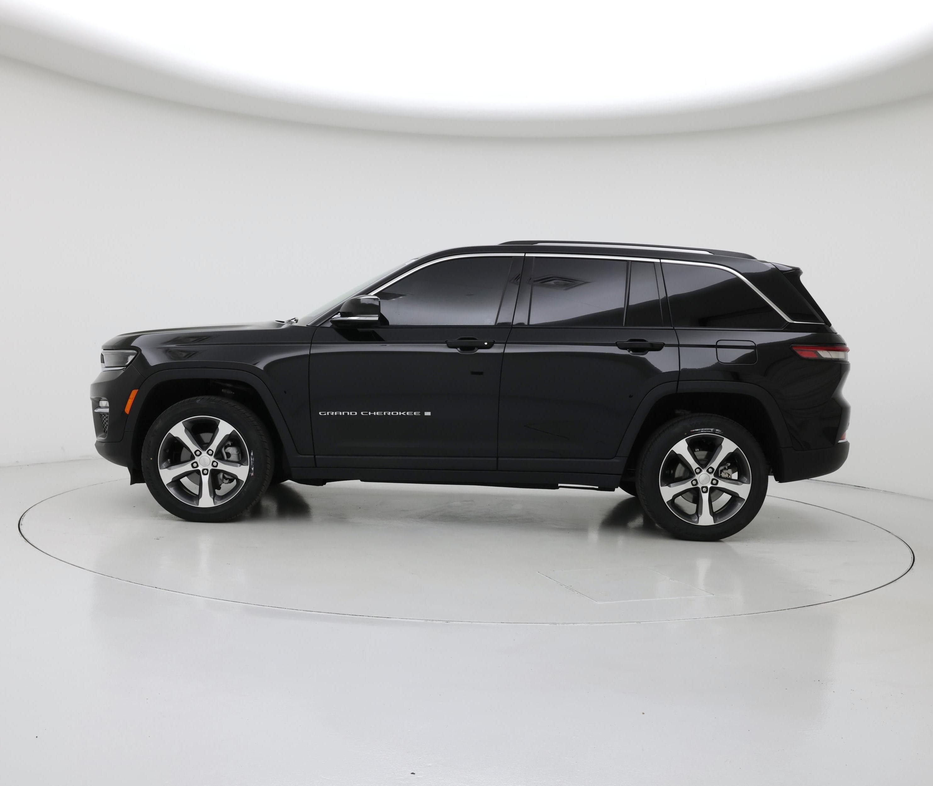 Thumbnail: 2023 Jeep Grand Cherokee - 3