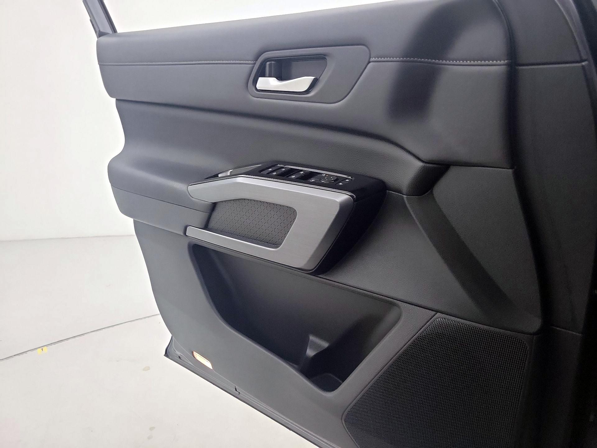 Thumbnail: 2022 Nissan Pathfinder - 12