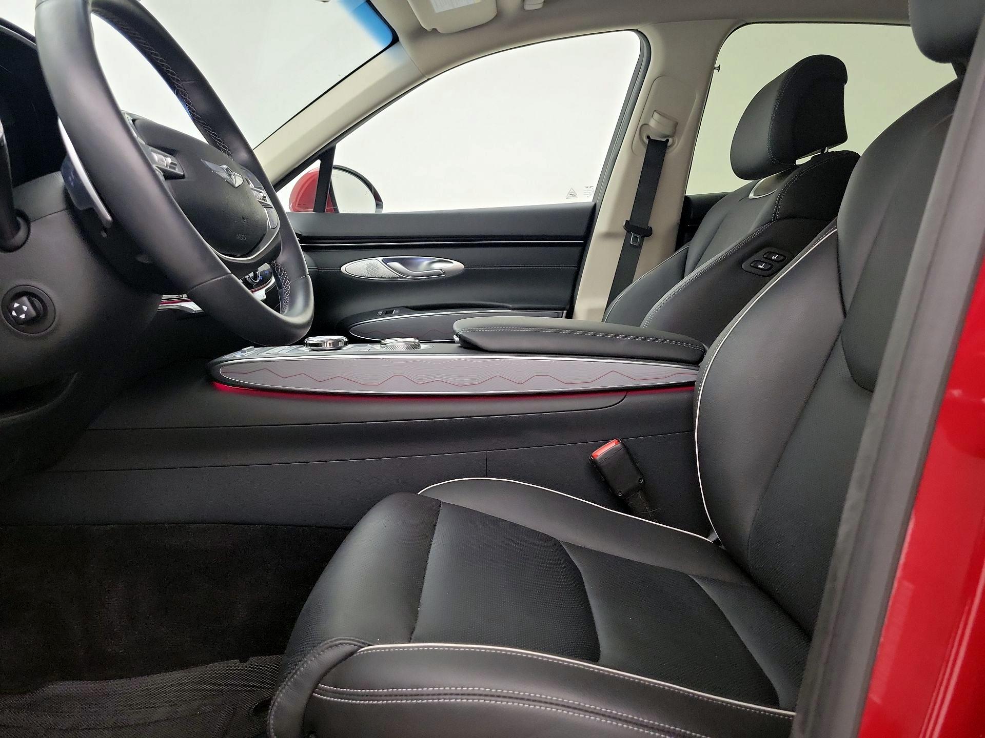 Thumbnail: 2025 Genesis GV70 - 11