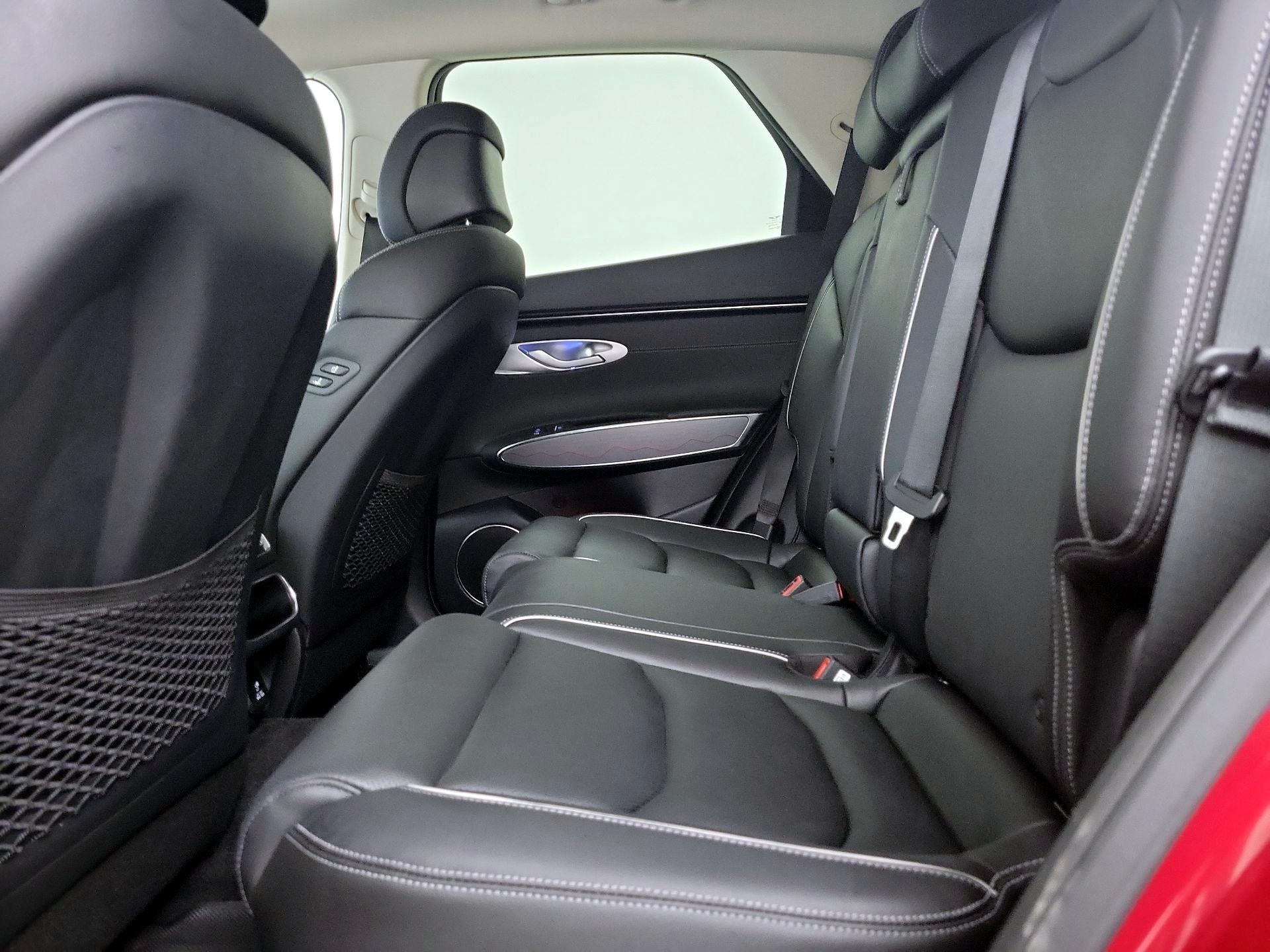 Thumbnail: 2025 Genesis GV70 - 20