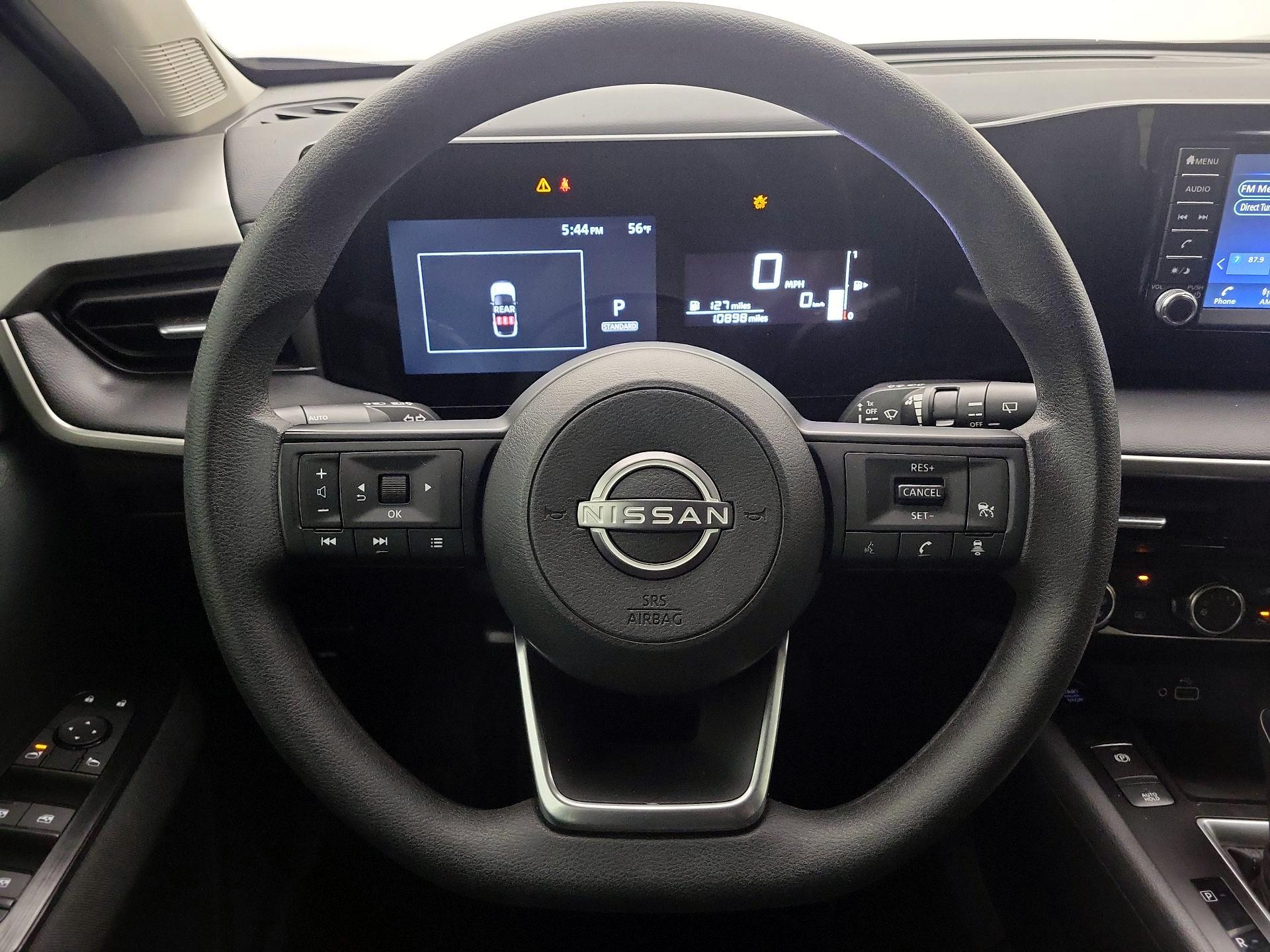Thumbnail: 2025 Nissan Kicks - 10
