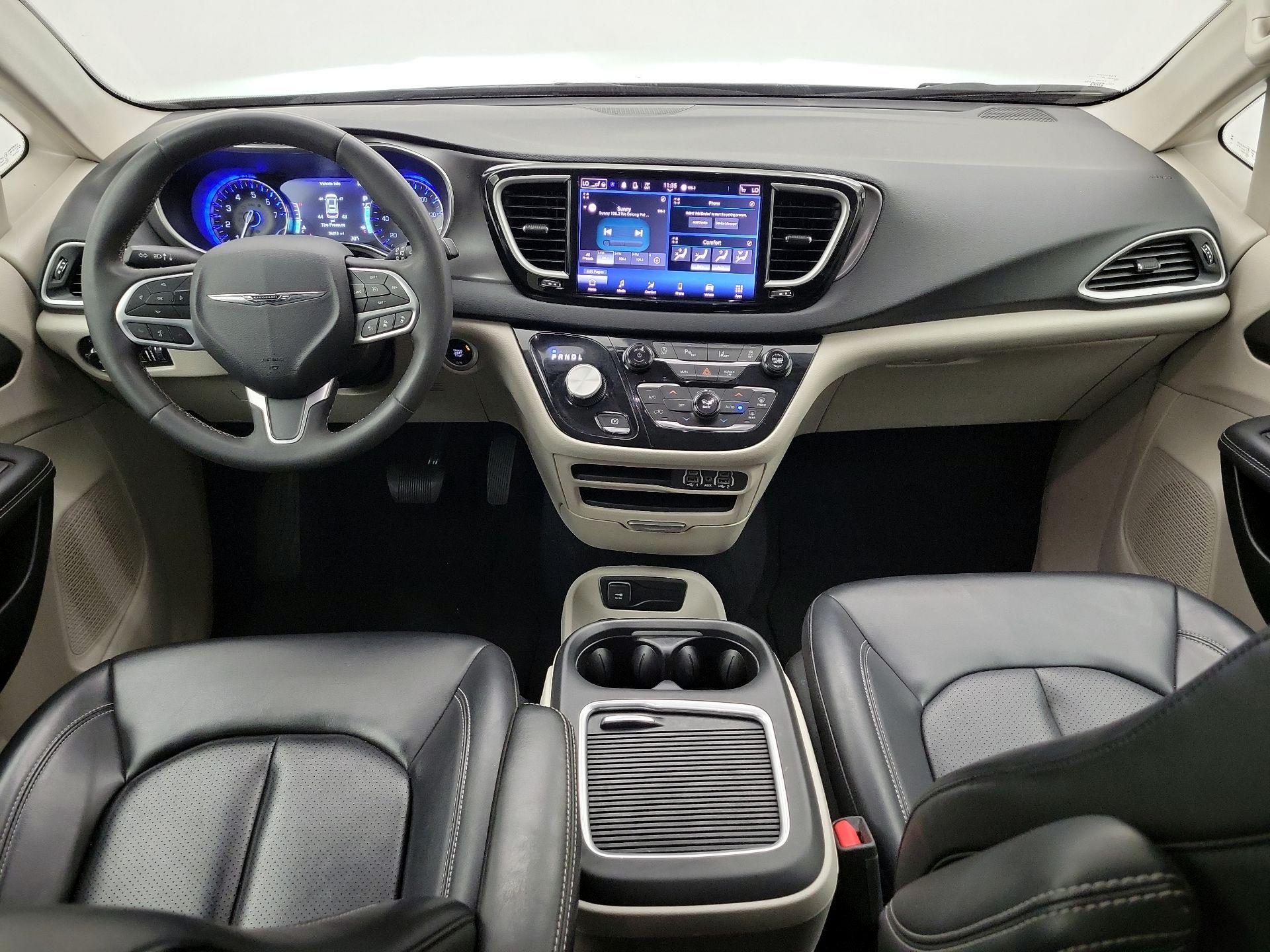 Thumbnail: 2023 Chrysler Pacifica - 9