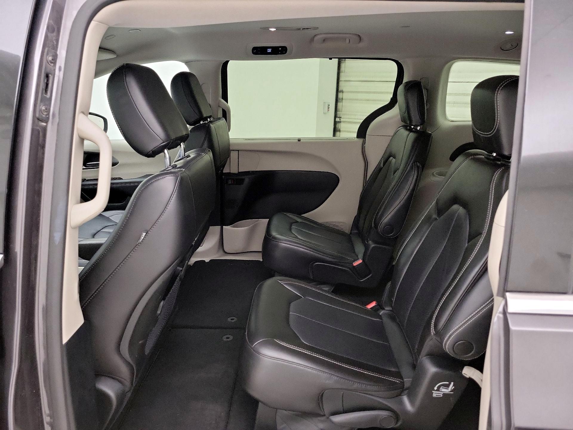 Thumbnail: 2023 Chrysler Pacifica - 19
