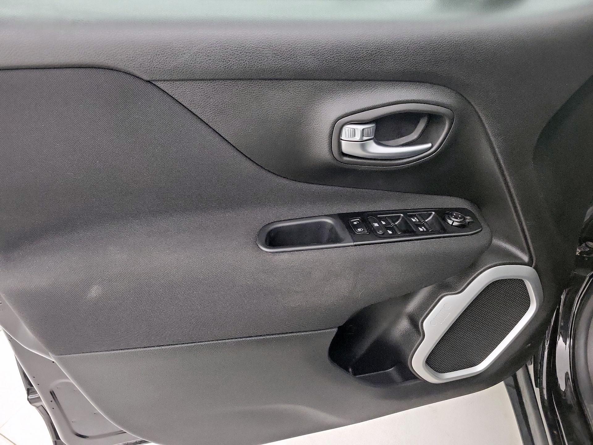 Thumbnail: 2021 Jeep Renegade - 12