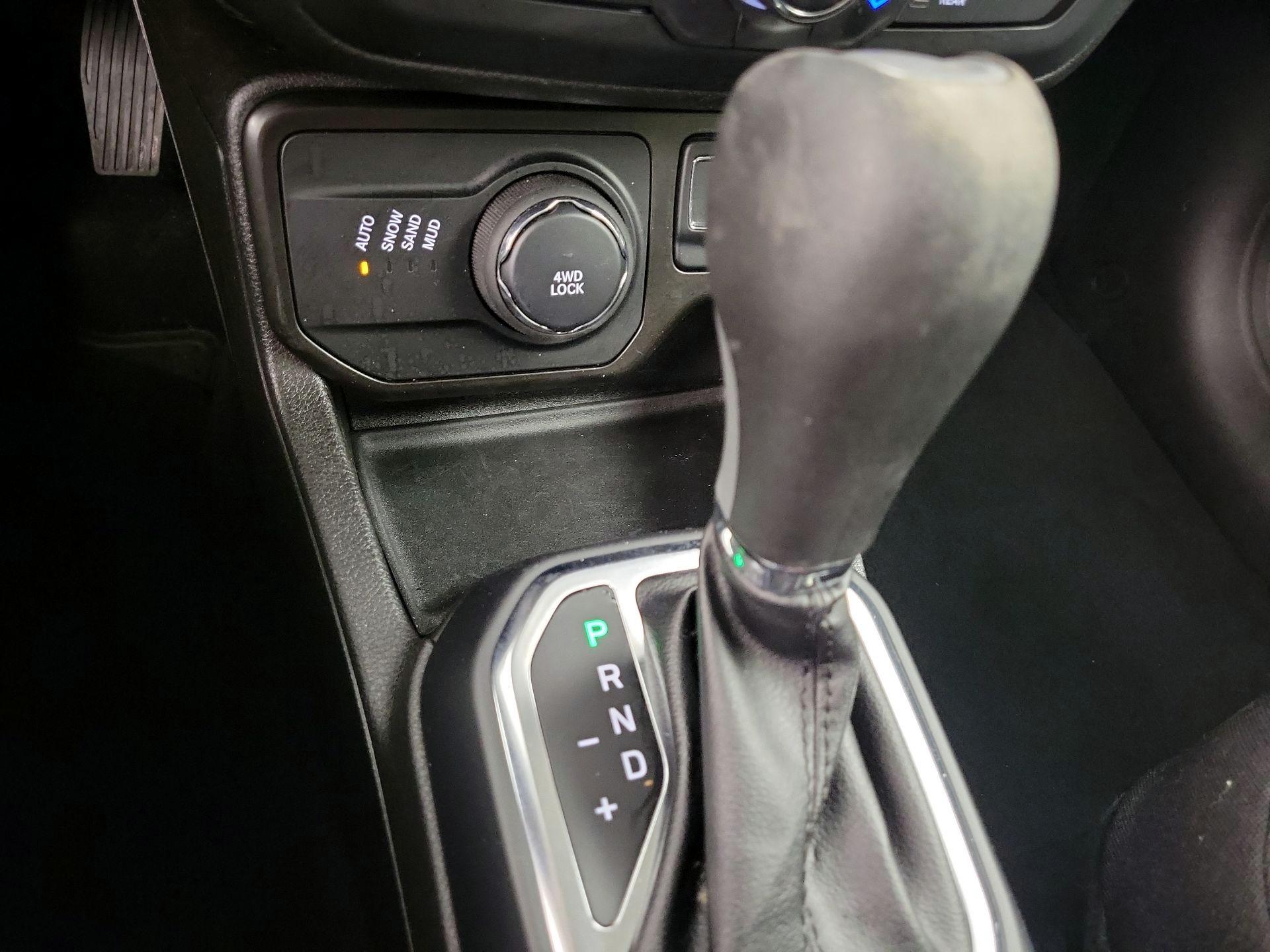 Thumbnail: 2021 Jeep Renegade - 17