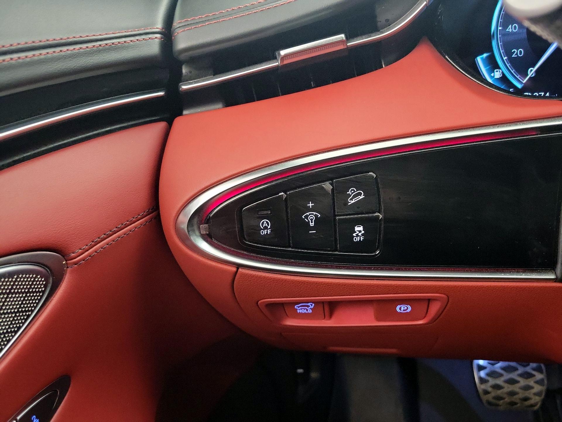 Thumbnail: 2023 Genesis GV70 - 13