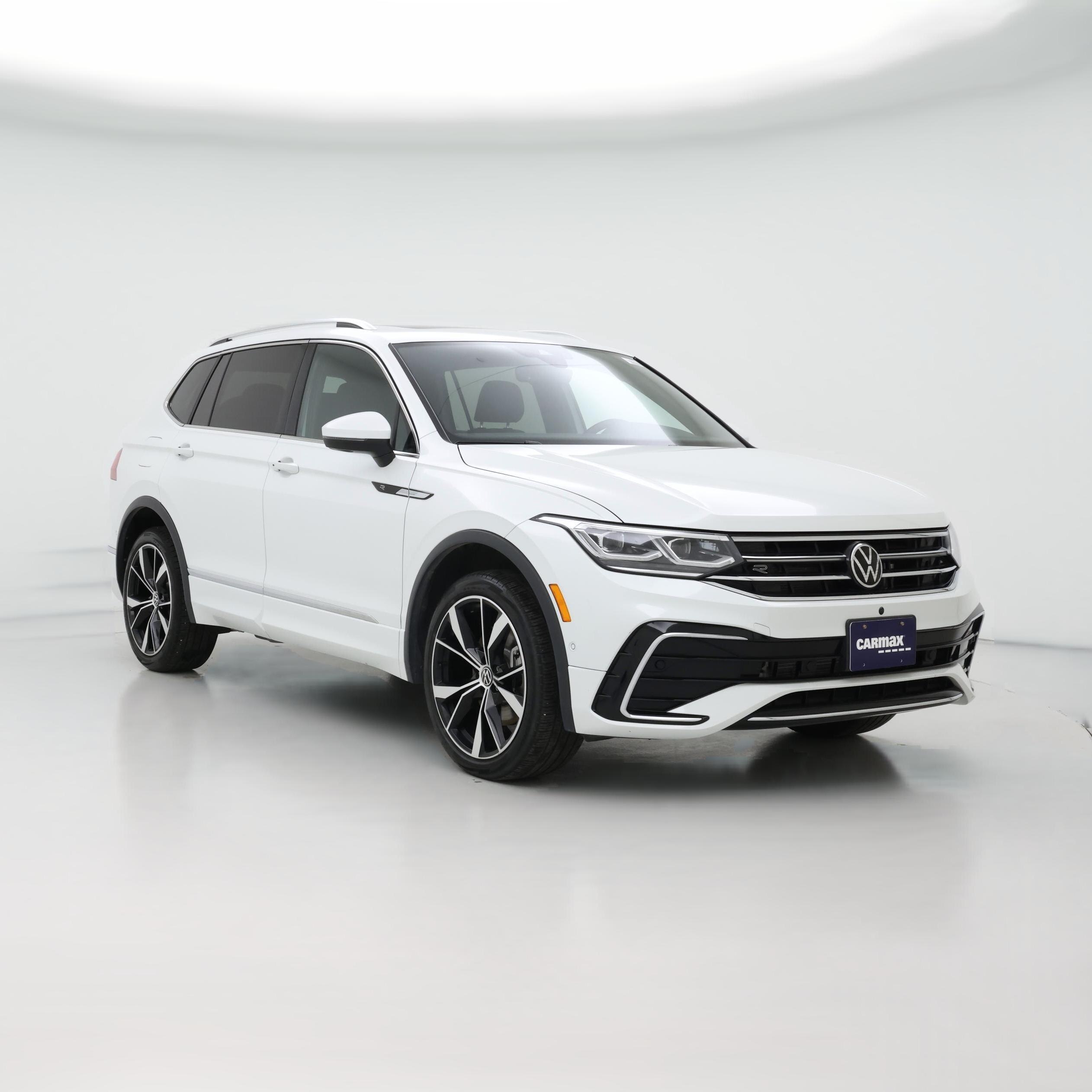 Thumbnail: 2022 Volkswagen Tiguan - 1