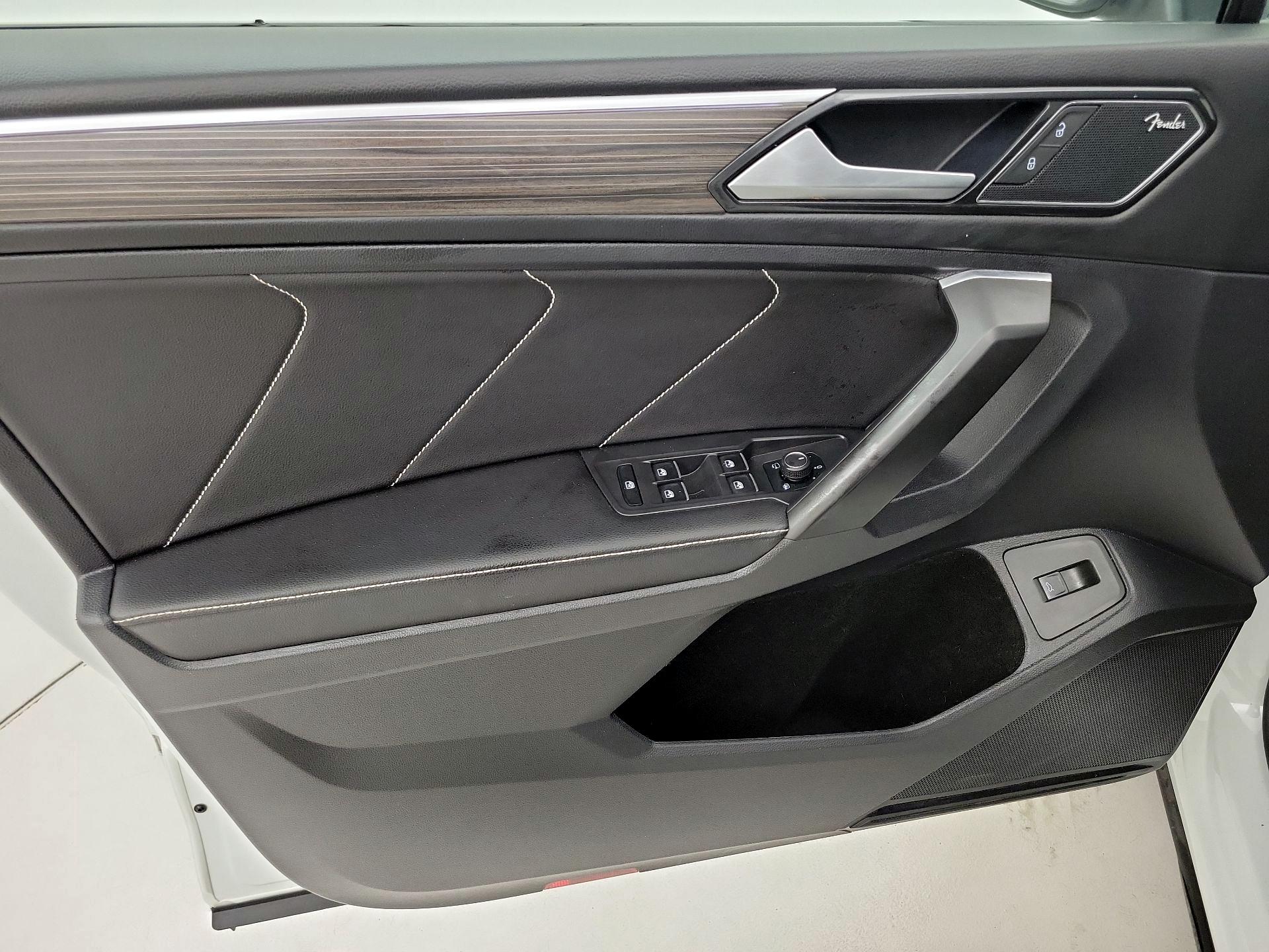 Thumbnail: 2022 Volkswagen Tiguan - 12