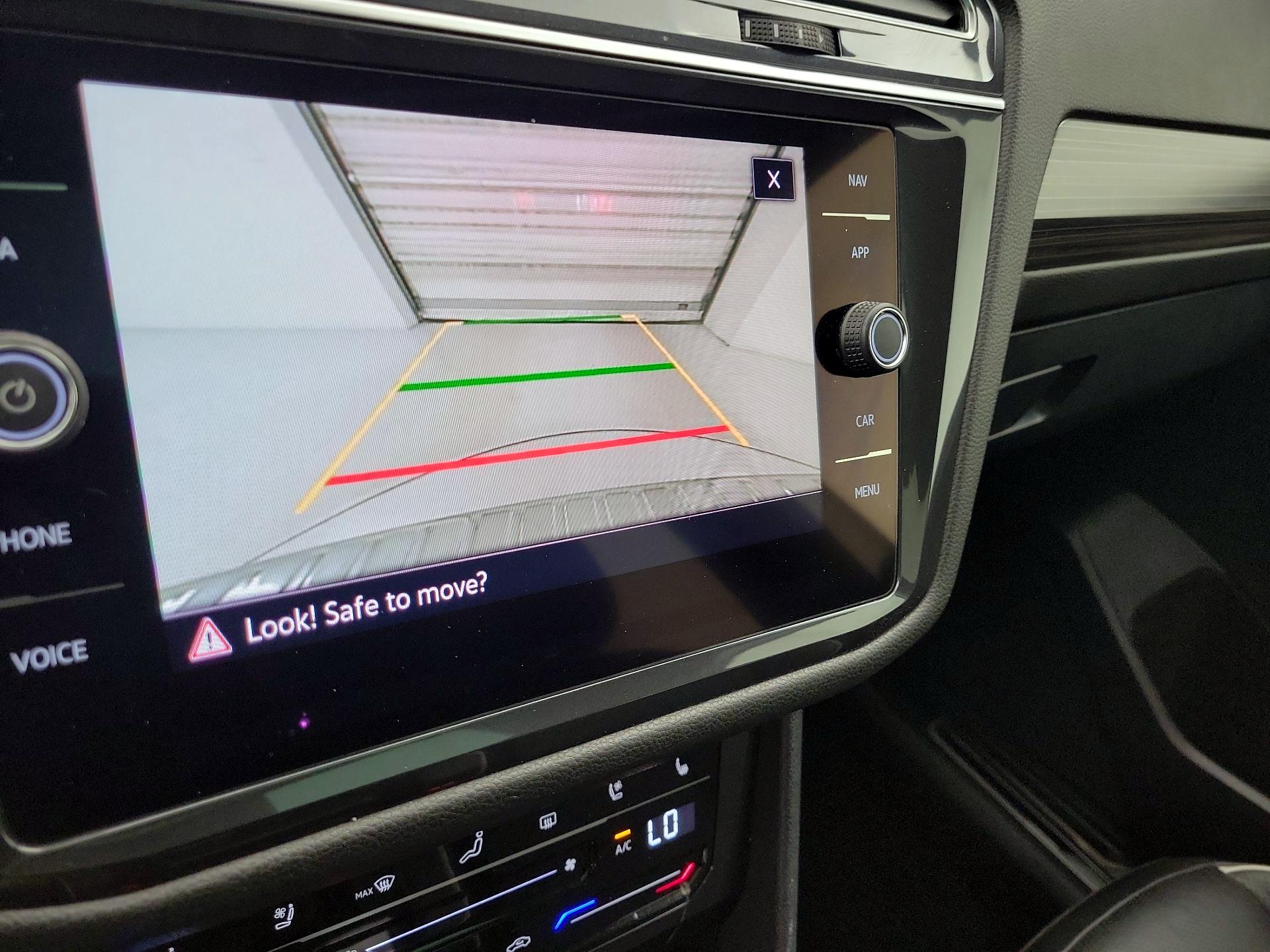 Thumbnail: 2022 Volkswagen Tiguan - 15