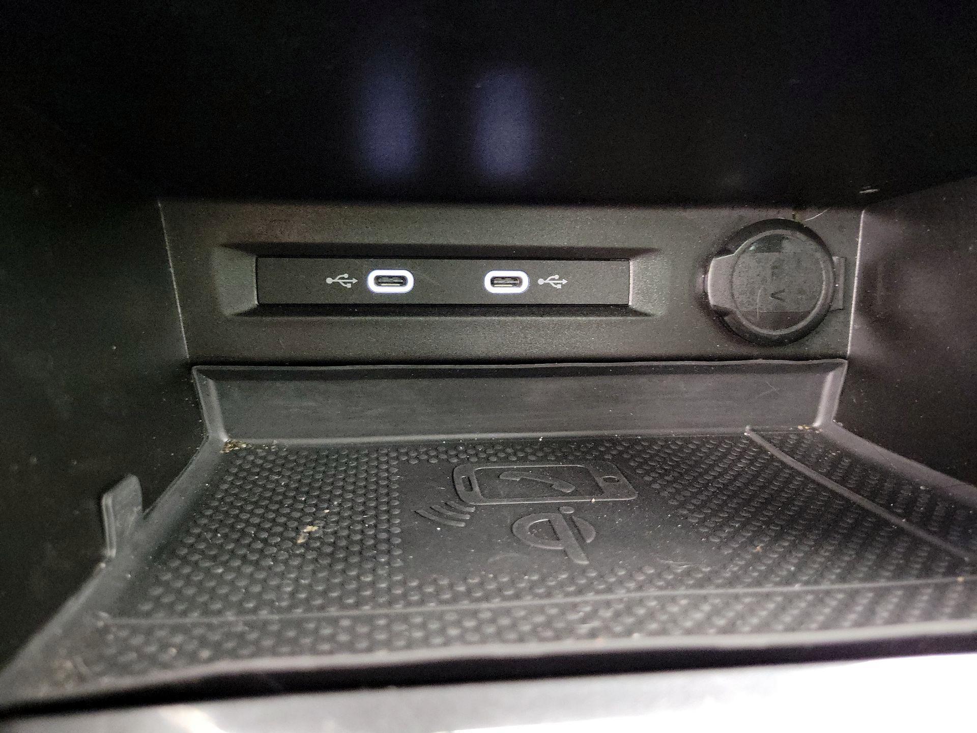 Thumbnail: 2022 Volkswagen Tiguan - 19