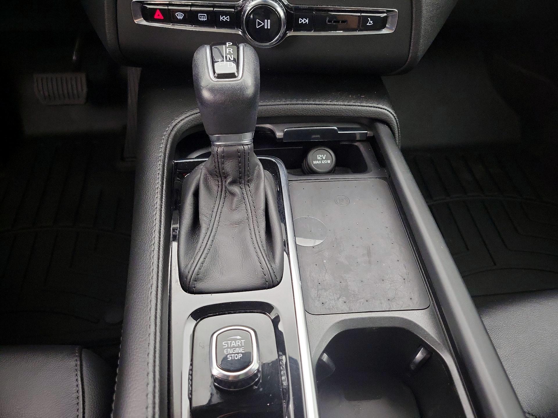 Thumbnail: 2022 Volvo XC90 - 17