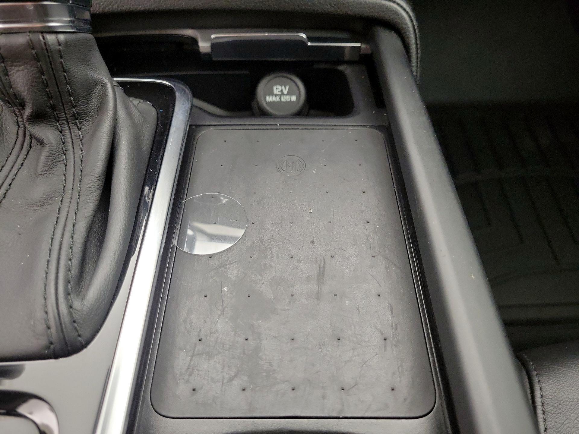 Thumbnail: 2022 Volvo XC90 - 18