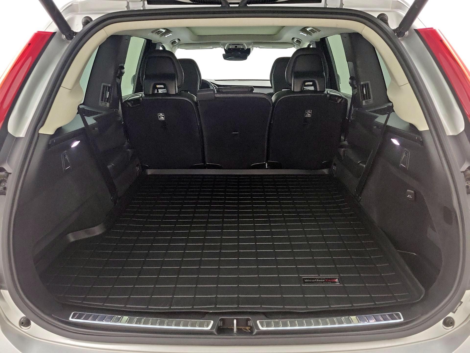 Thumbnail: 2022 Volvo XC90 - 20