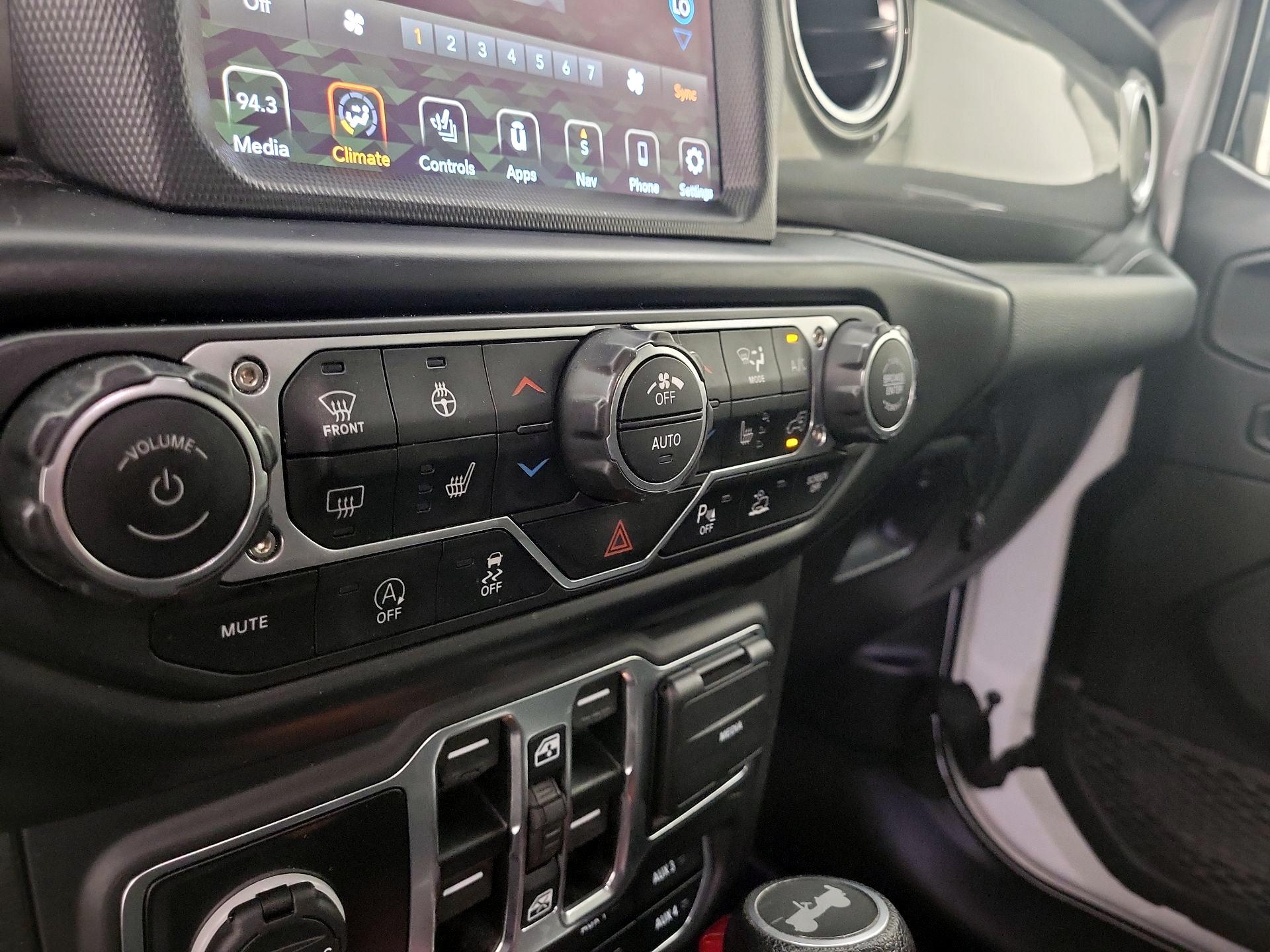 Thumbnail: 2022 Jeep Wrangler - 17