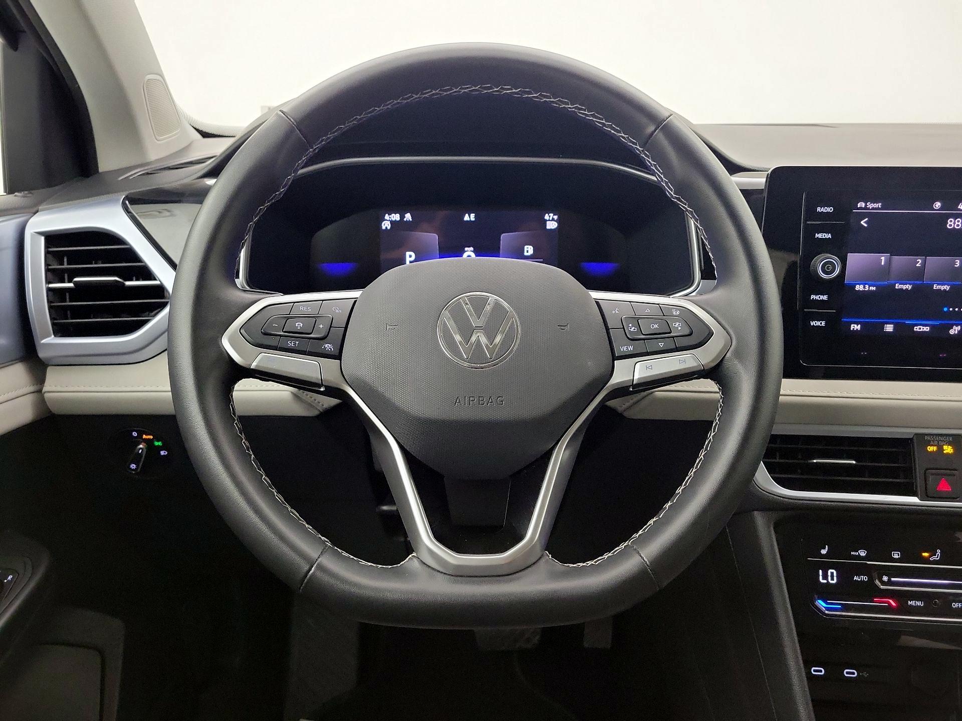 Thumbnail: 2025 Volkswagen Taos - 10