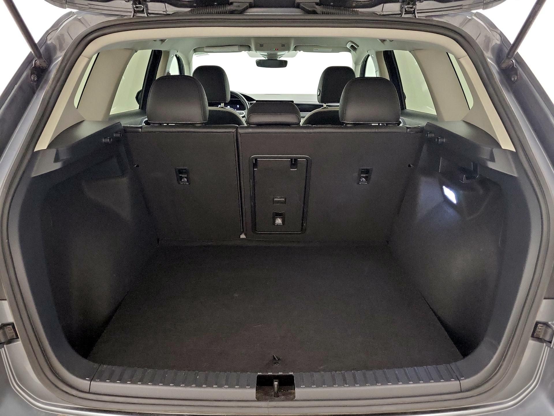 Thumbnail: 2025 Volkswagen Taos - 20