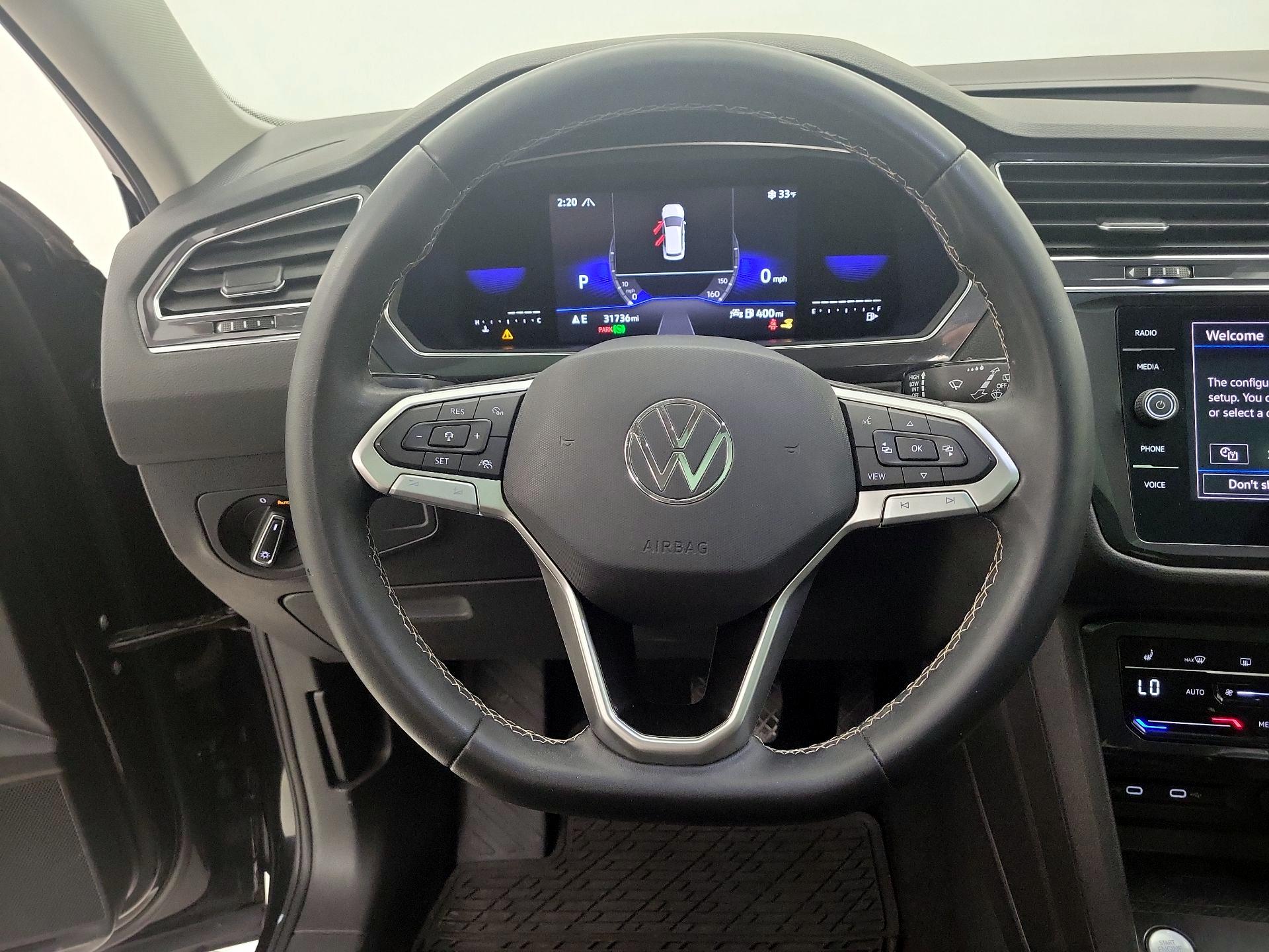 Thumbnail: 2022 Volkswagen Tiguan - 10