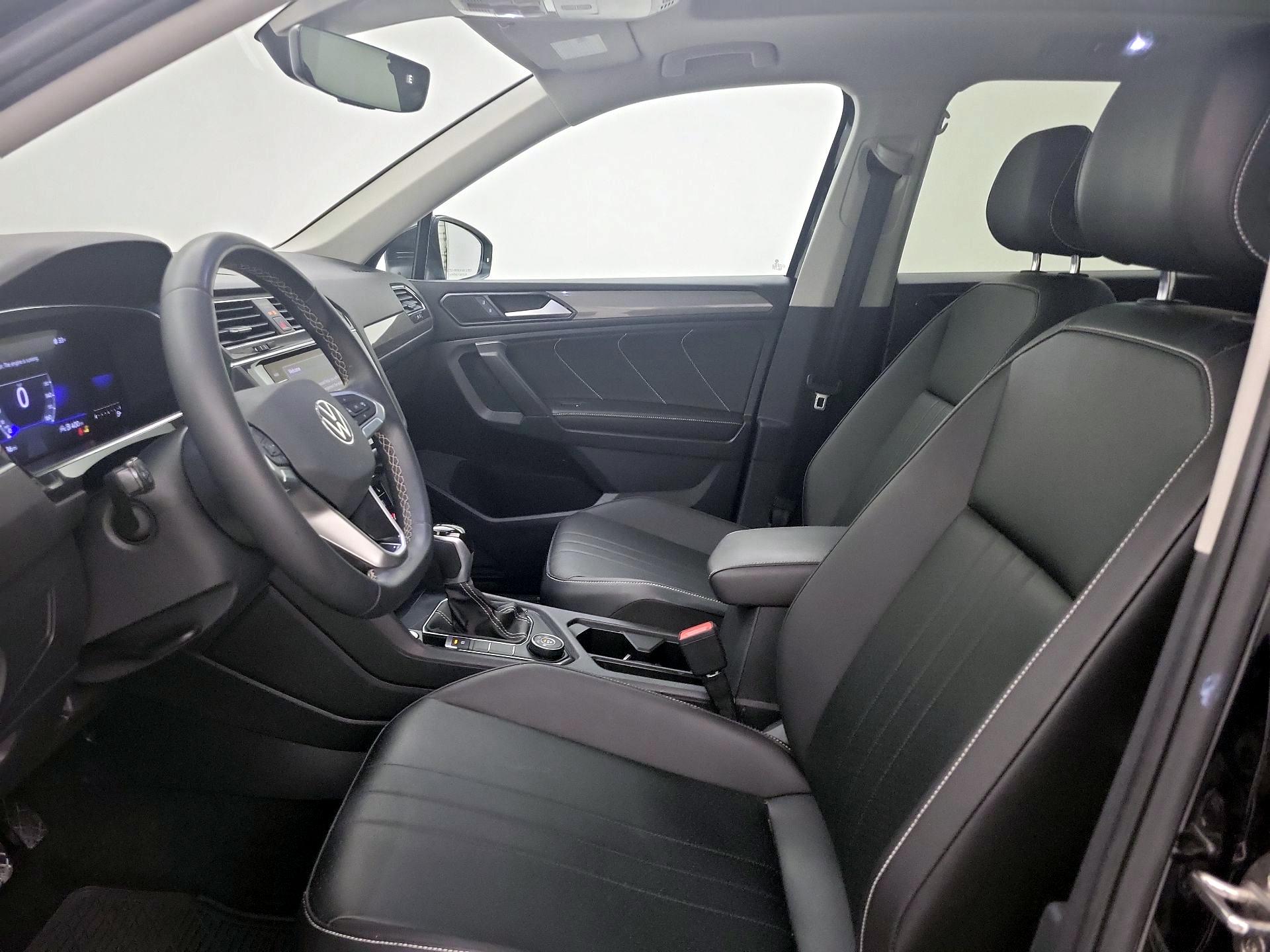 Thumbnail: 2022 Volkswagen Tiguan - 11