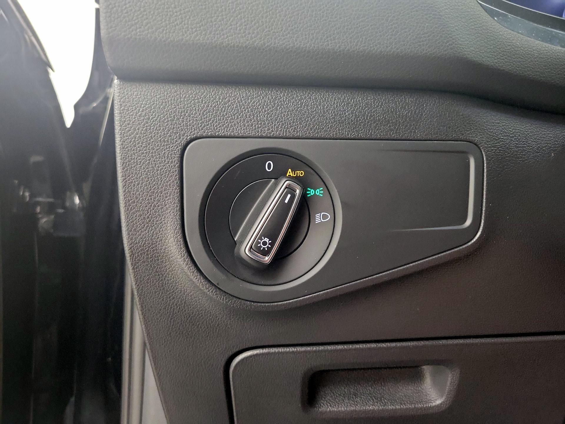 Thumbnail: 2022 Volkswagen Tiguan - 13