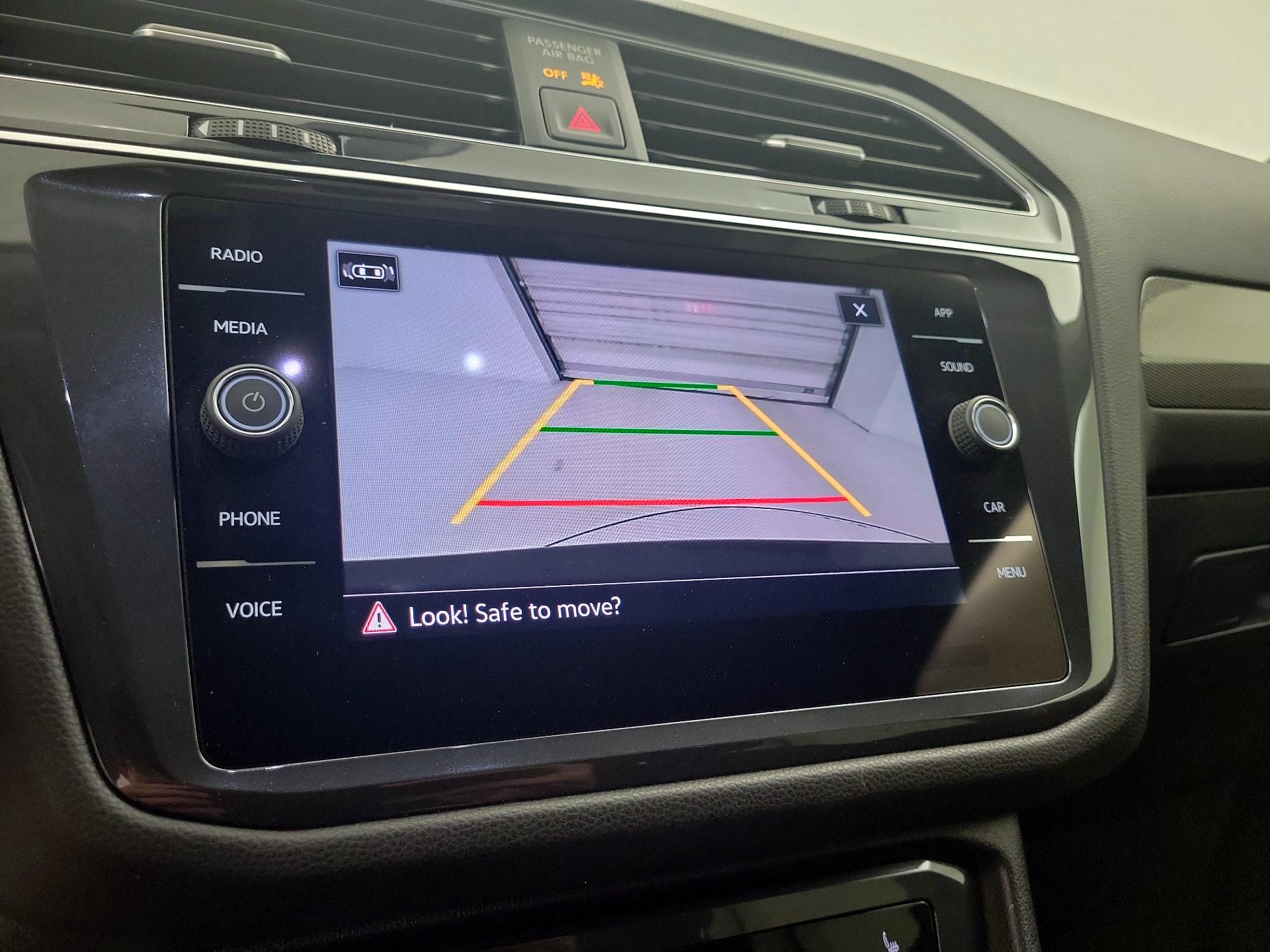 Thumbnail: 2022 Volkswagen Tiguan - 14