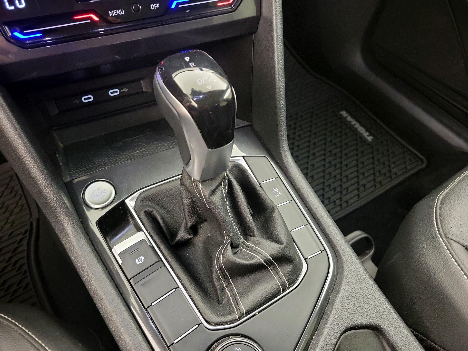 Thumbnail: 2022 Volkswagen Tiguan - 17