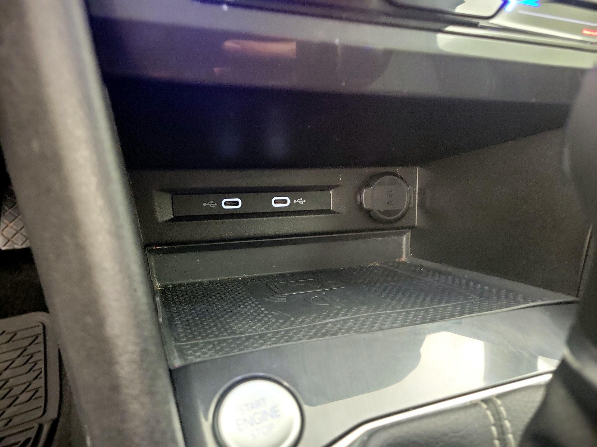 Thumbnail: 2022 Volkswagen Tiguan - 18