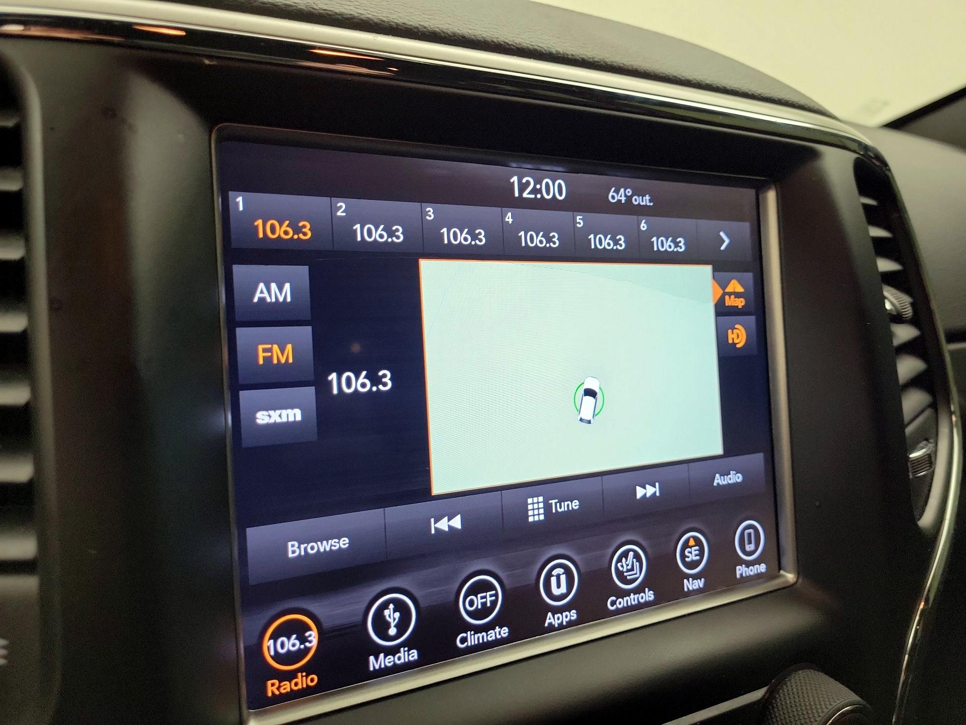 Thumbnail: 2018 Jeep Grand Cherokee - 15