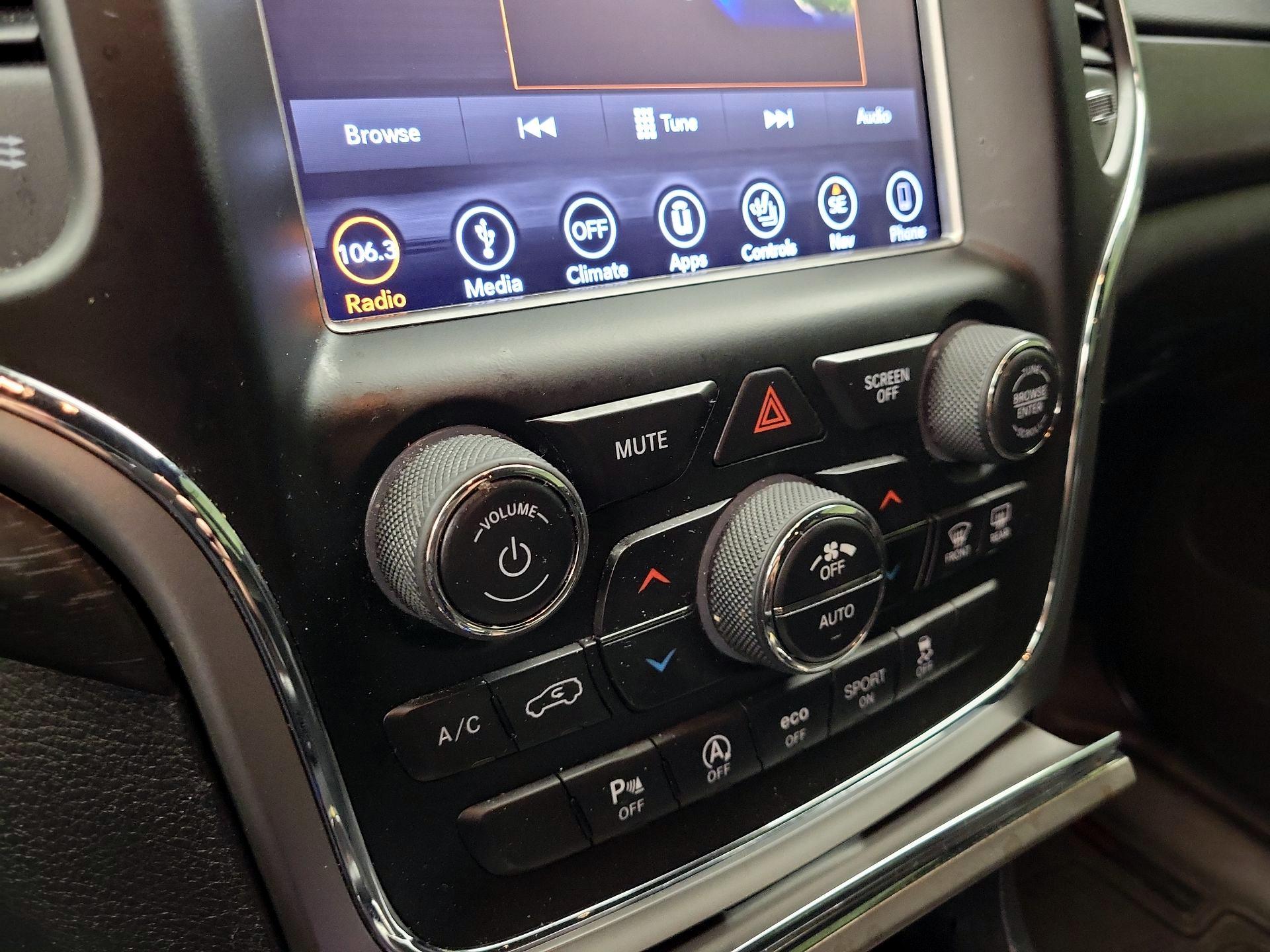 Thumbnail: 2018 Jeep Grand Cherokee - 16
