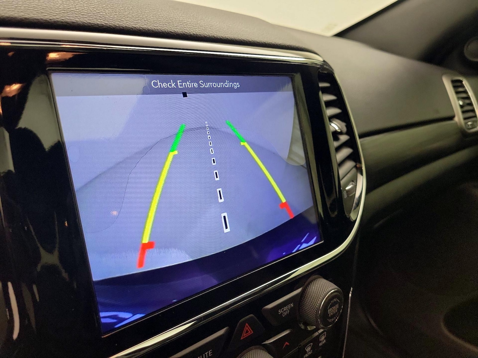 2019 Jeep Grand Cherokee Altitude - Photo 16