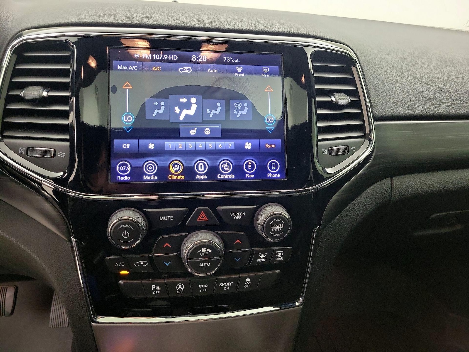 2019 Jeep Grand Cherokee Altitude - Photo 18