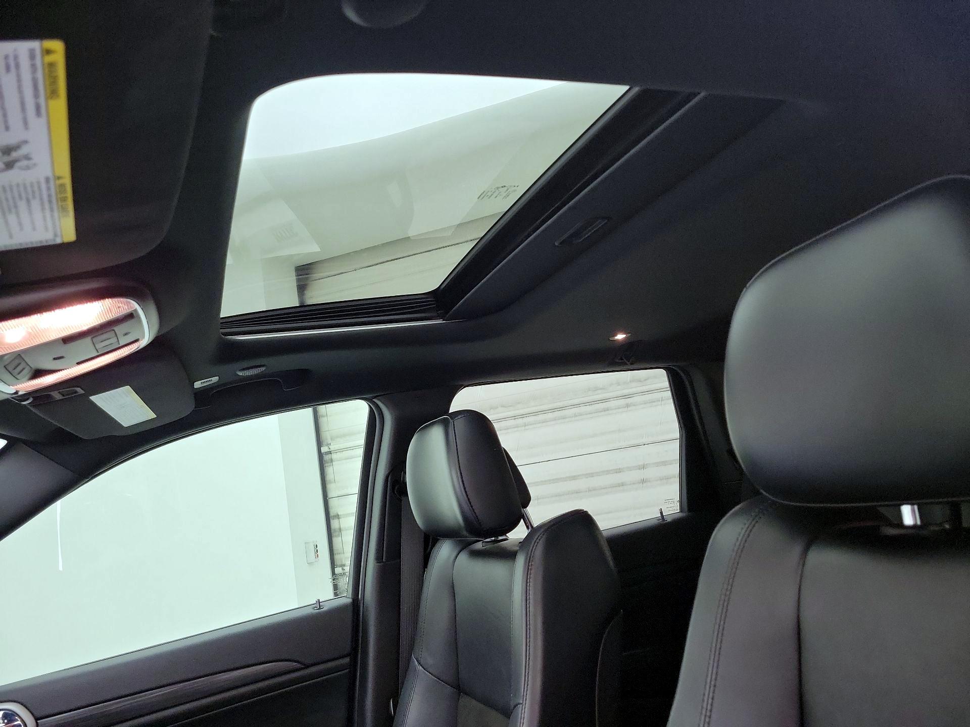 Thumbnail: 2019 Jeep Grand Cherokee - 20