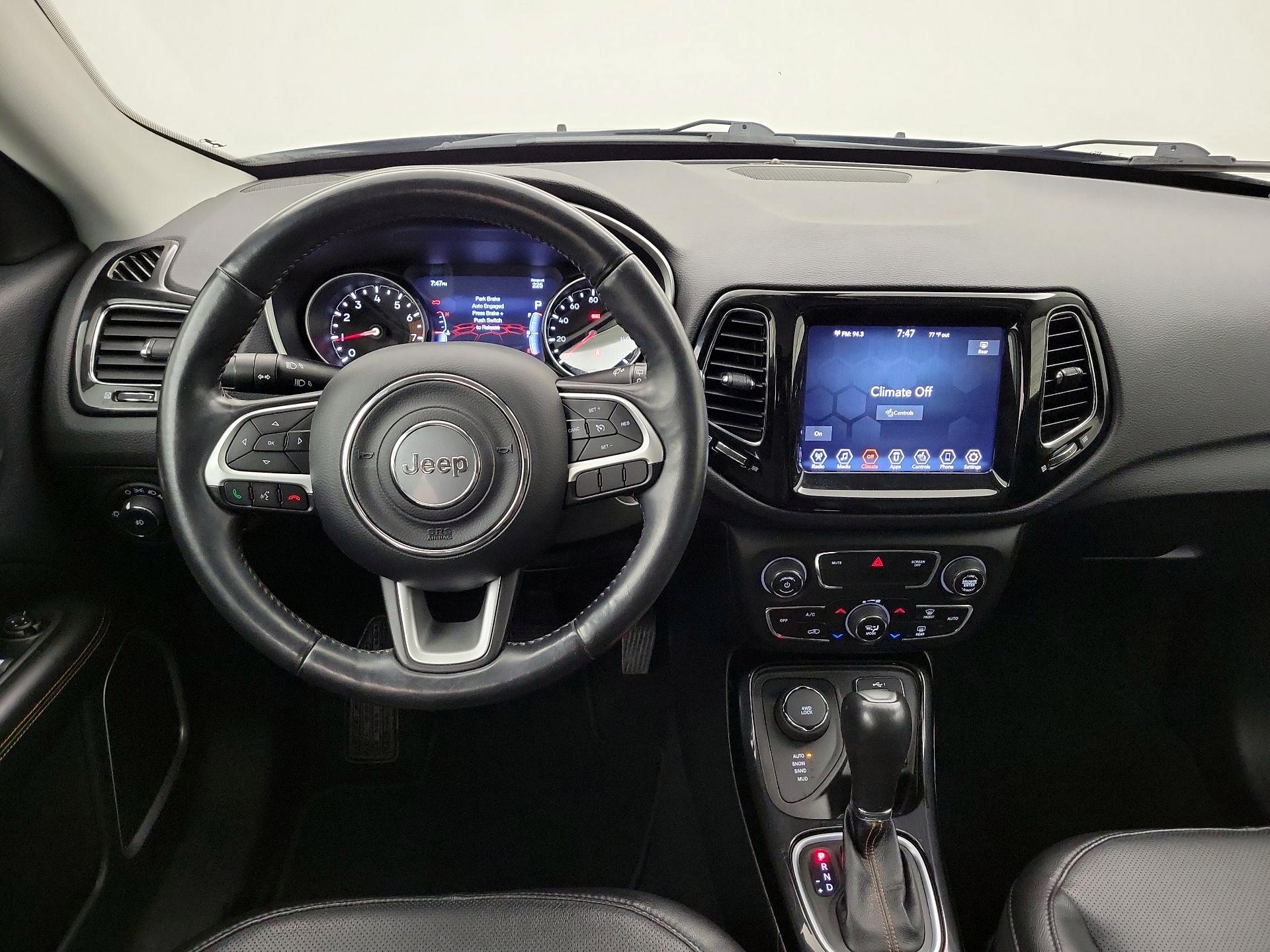 Thumbnail: 2020 Jeep Compass - 10